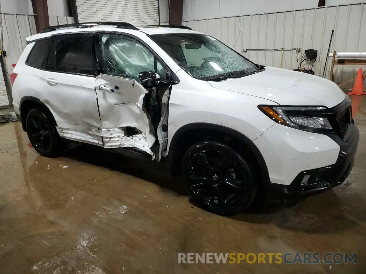 4 Photograph of a damaged car 5FNYF8H04MB007206 HONDA PASSPORT 2021