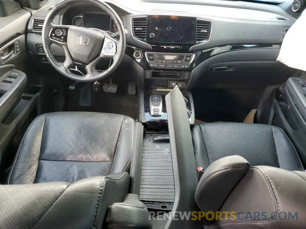 8 Photograph of a damaged car 5FNYF8H04MB007206 HONDA PASSPORT 2021