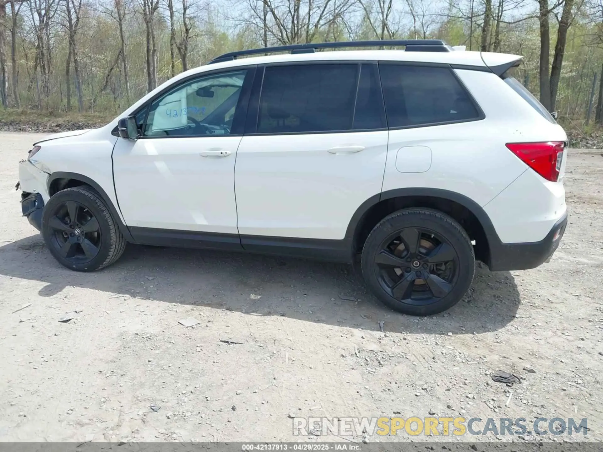 14 Photograph of a damaged car 5FNYF8H08MB014739 HONDA PASSPORT 2021