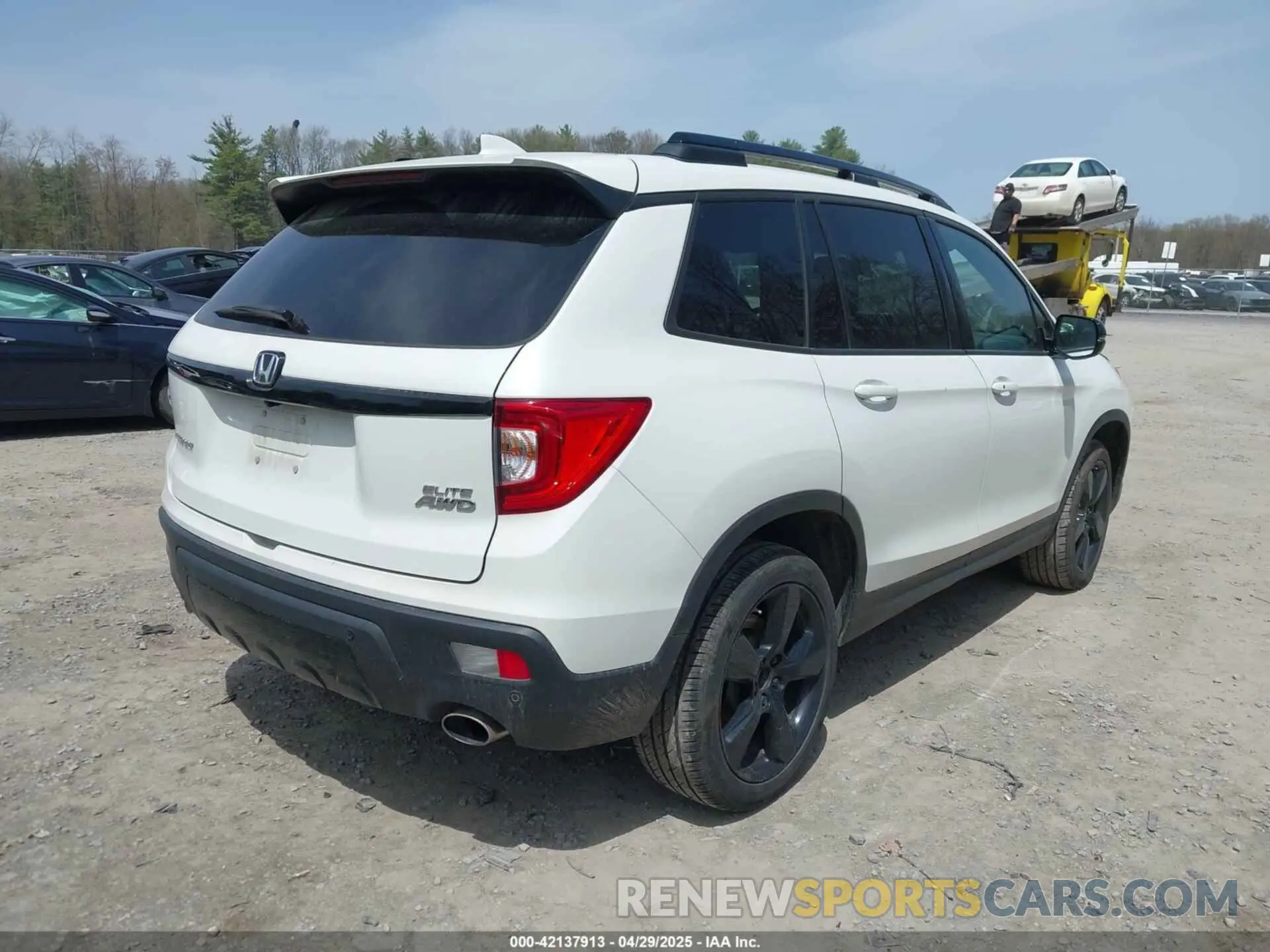 4 Photograph of a damaged car 5FNYF8H08MB014739 HONDA PASSPORT 2021
