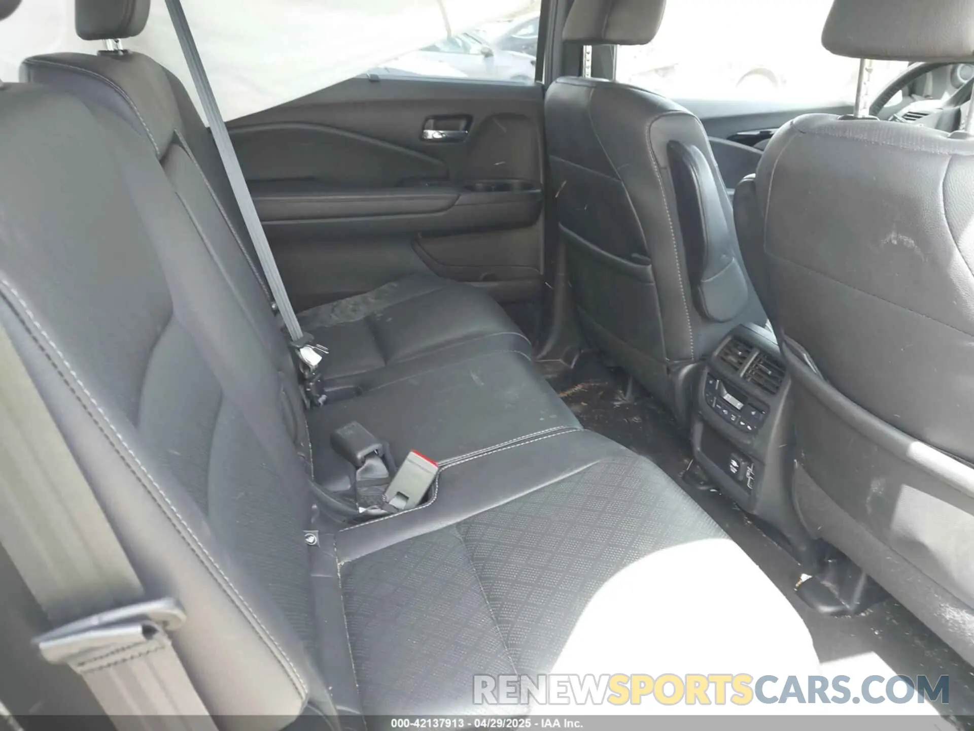 8 Photograph of a damaged car 5FNYF8H08MB014739 HONDA PASSPORT 2021