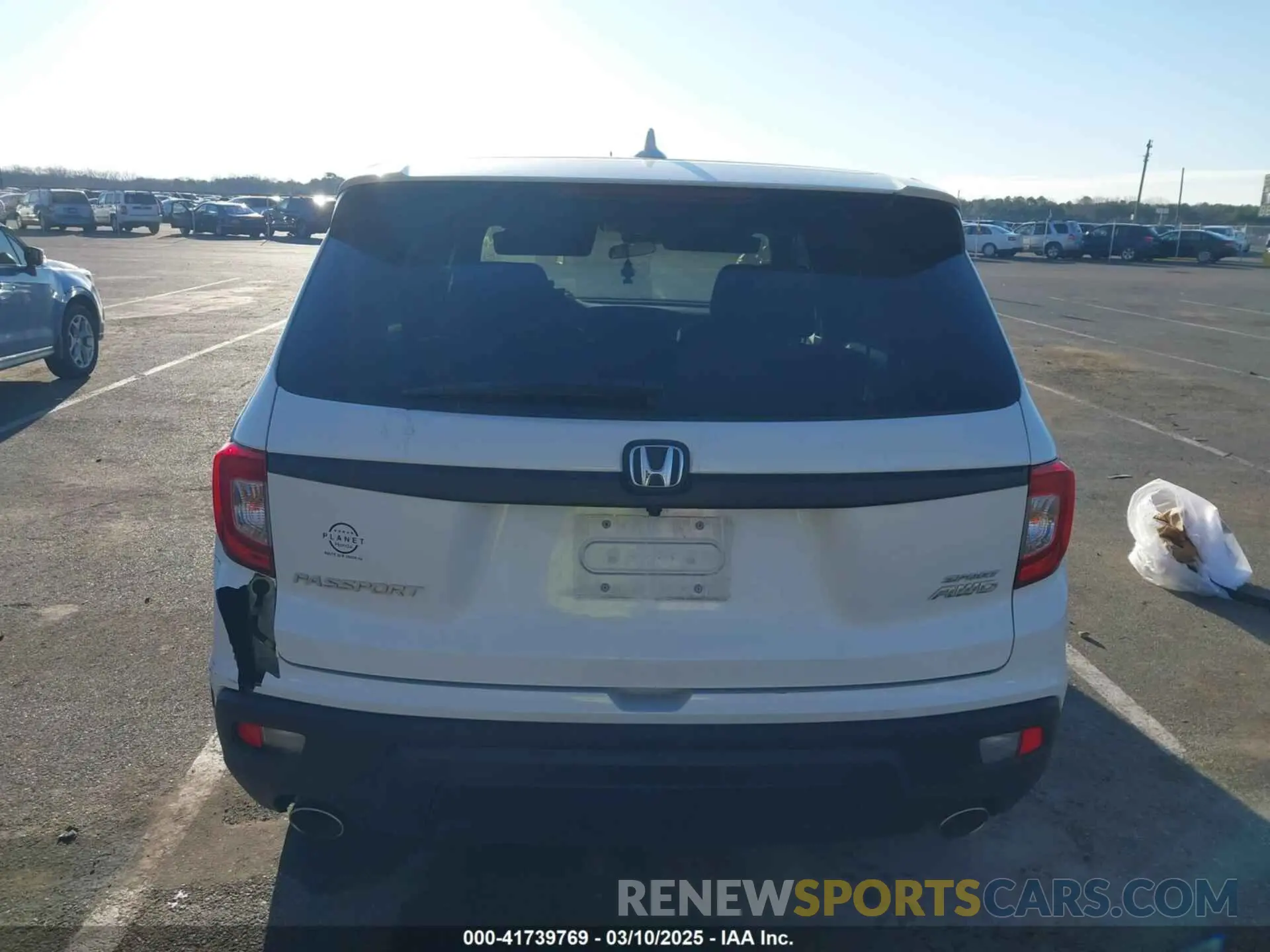 16 Photograph of a damaged car 5FNYF8H21MB031674 HONDA PASSPORT 2021
