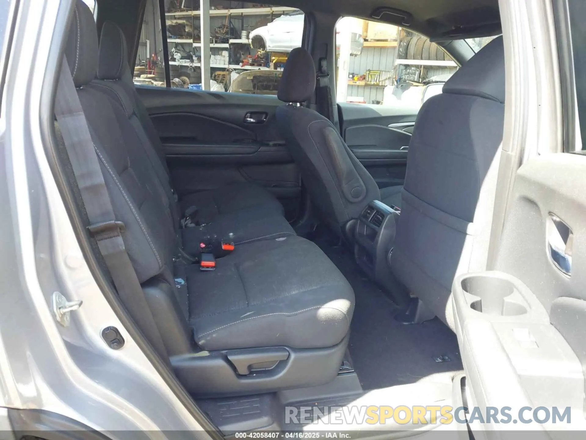 8 Photograph of a damaged car 5FNYF8H22MB000451 HONDA PASSPORT 2021