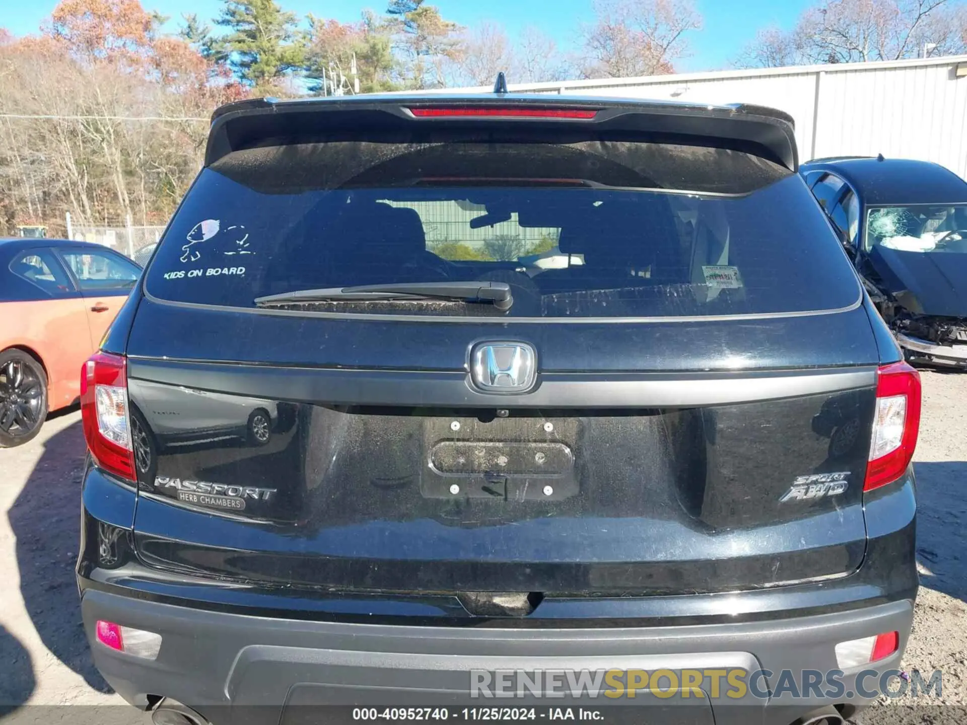 17 Photograph of a damaged car 5FNYF8H22MB016469 HONDA PASSPORT 2021
