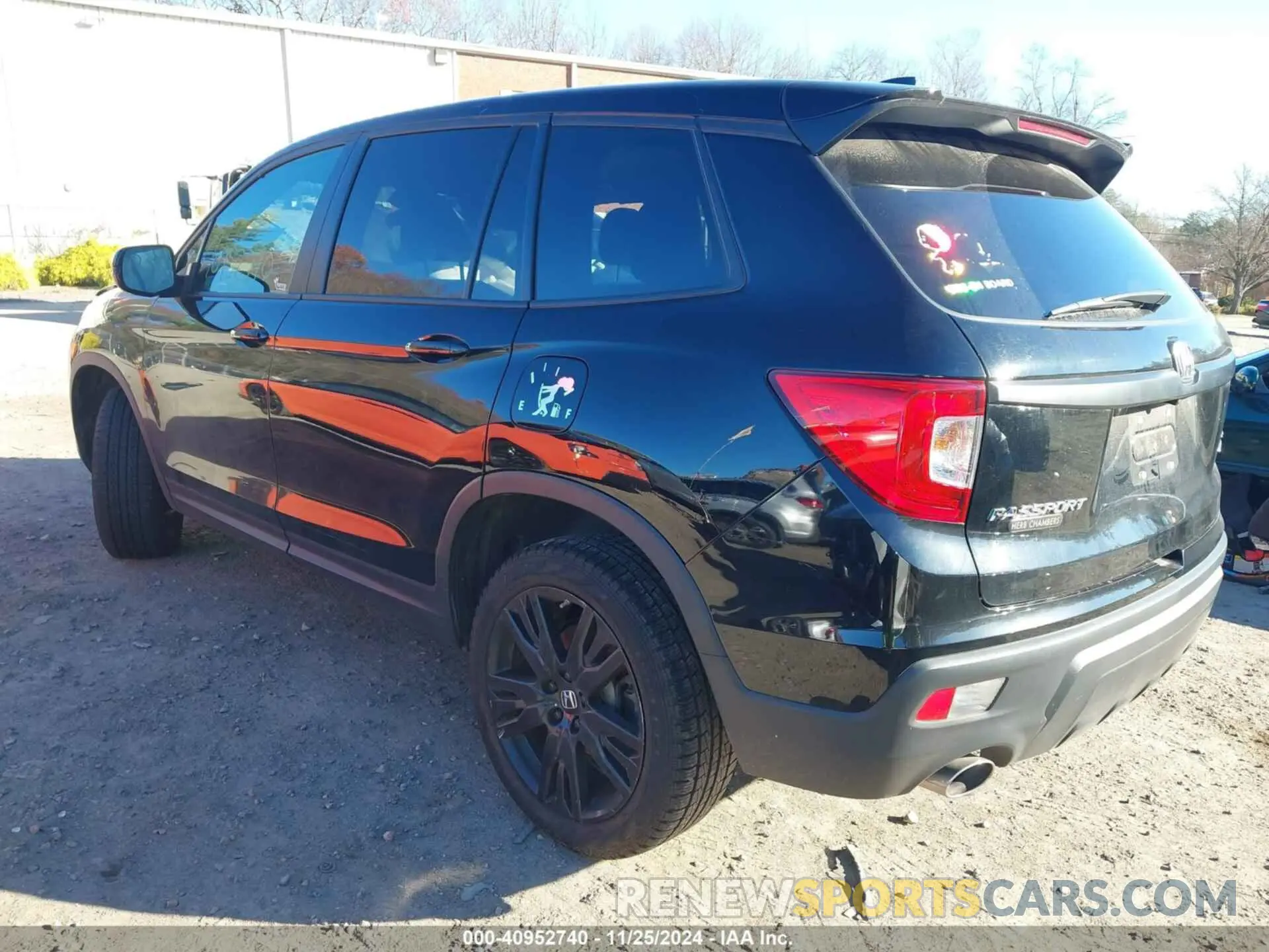 3 Photograph of a damaged car 5FNYF8H22MB016469 HONDA PASSPORT 2021