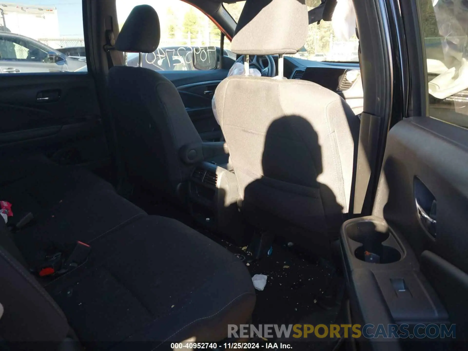 8 Photograph of a damaged car 5FNYF8H22MB016469 HONDA PASSPORT 2021