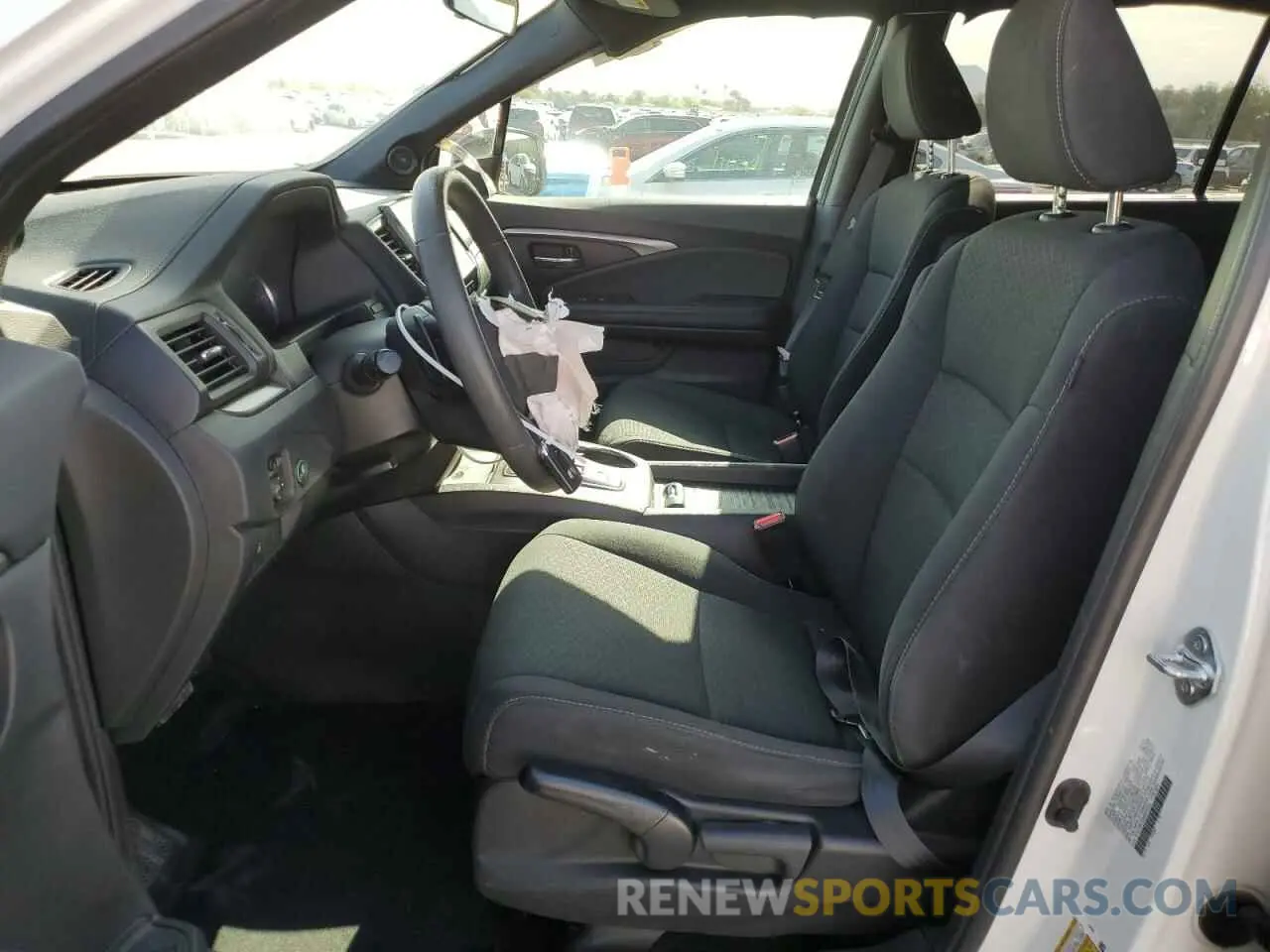 7 Photograph of a damaged car 5FNYF8H22MB030002 HONDA PASSPORT 2021