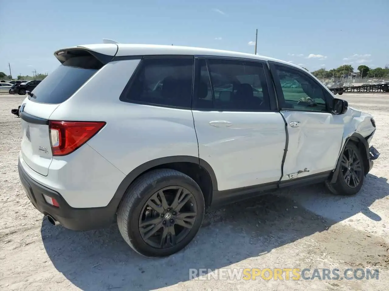 3 Photograph of a damaged car 5FNYF8H23MB013015 HONDA PASSPORT 2021
