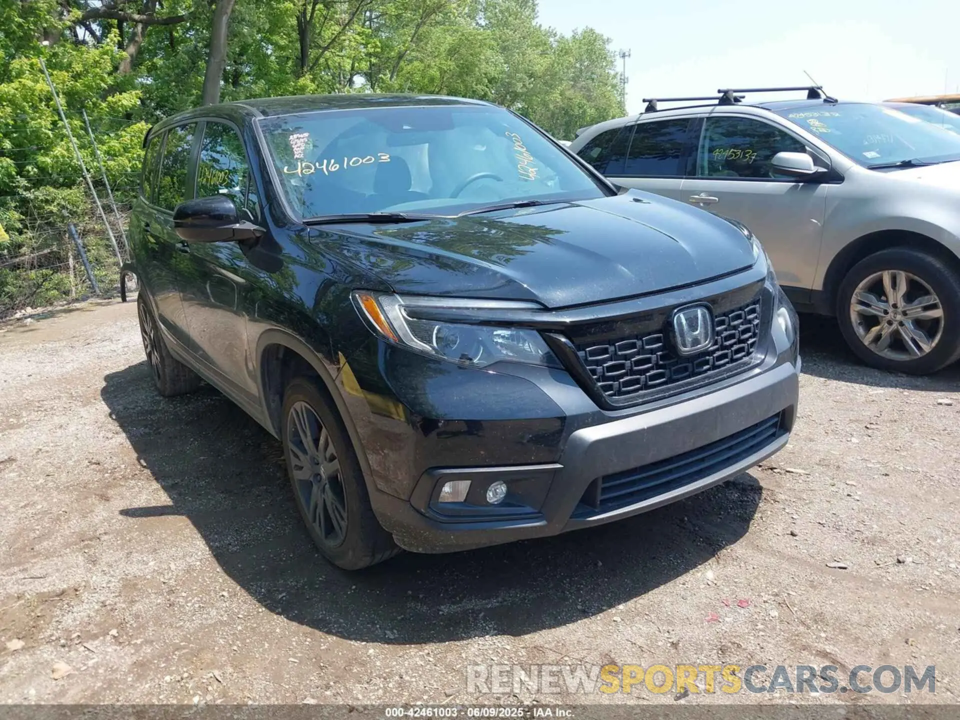 1 Photograph of a damaged car 5FNYF8H24MB043219 HONDA PASSPORT 2021