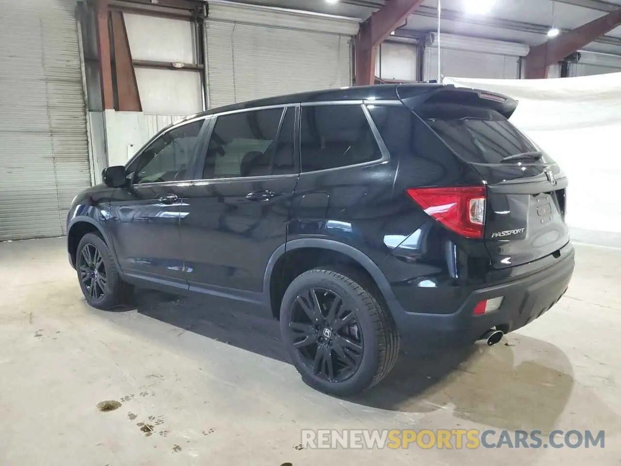 2 Photograph of a damaged car 5FNYF8H25MB033086 HONDA PASSPORT 2021