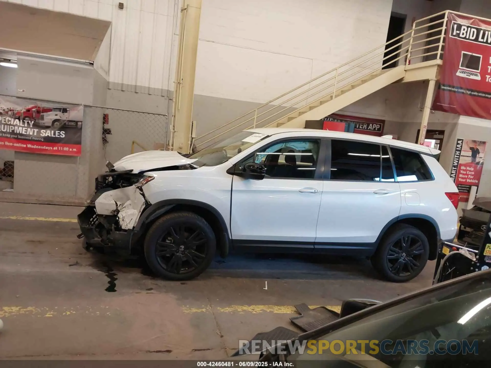 15 Photograph of a damaged car 5FNYF8H25MB037848 HONDA PASSPORT 2021