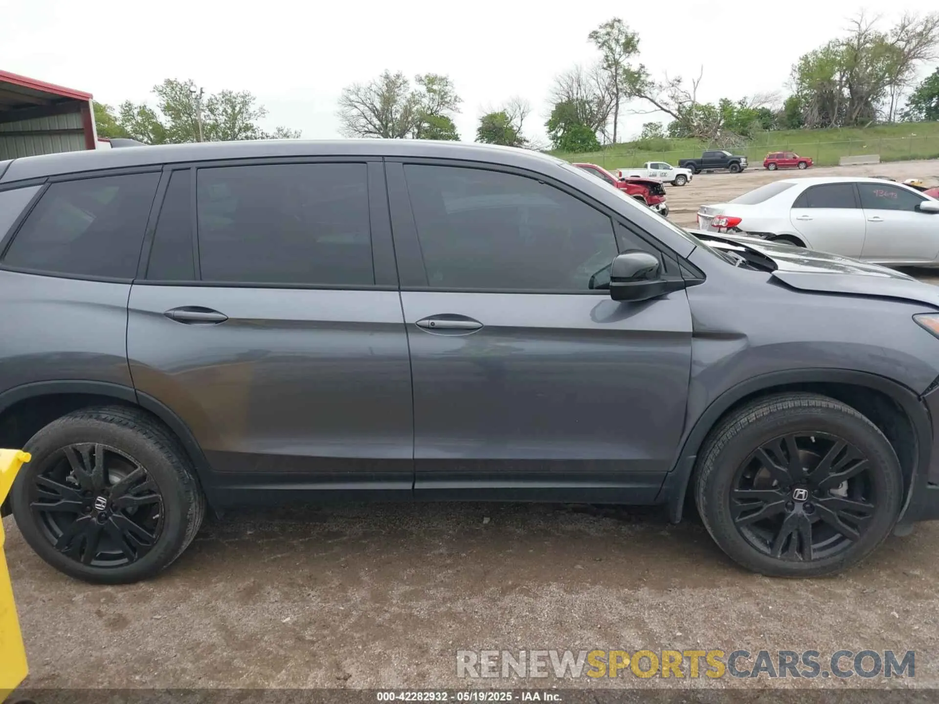 13 Photograph of a damaged car 5FNYF8H26MB032206 HONDA PASSPORT 2021