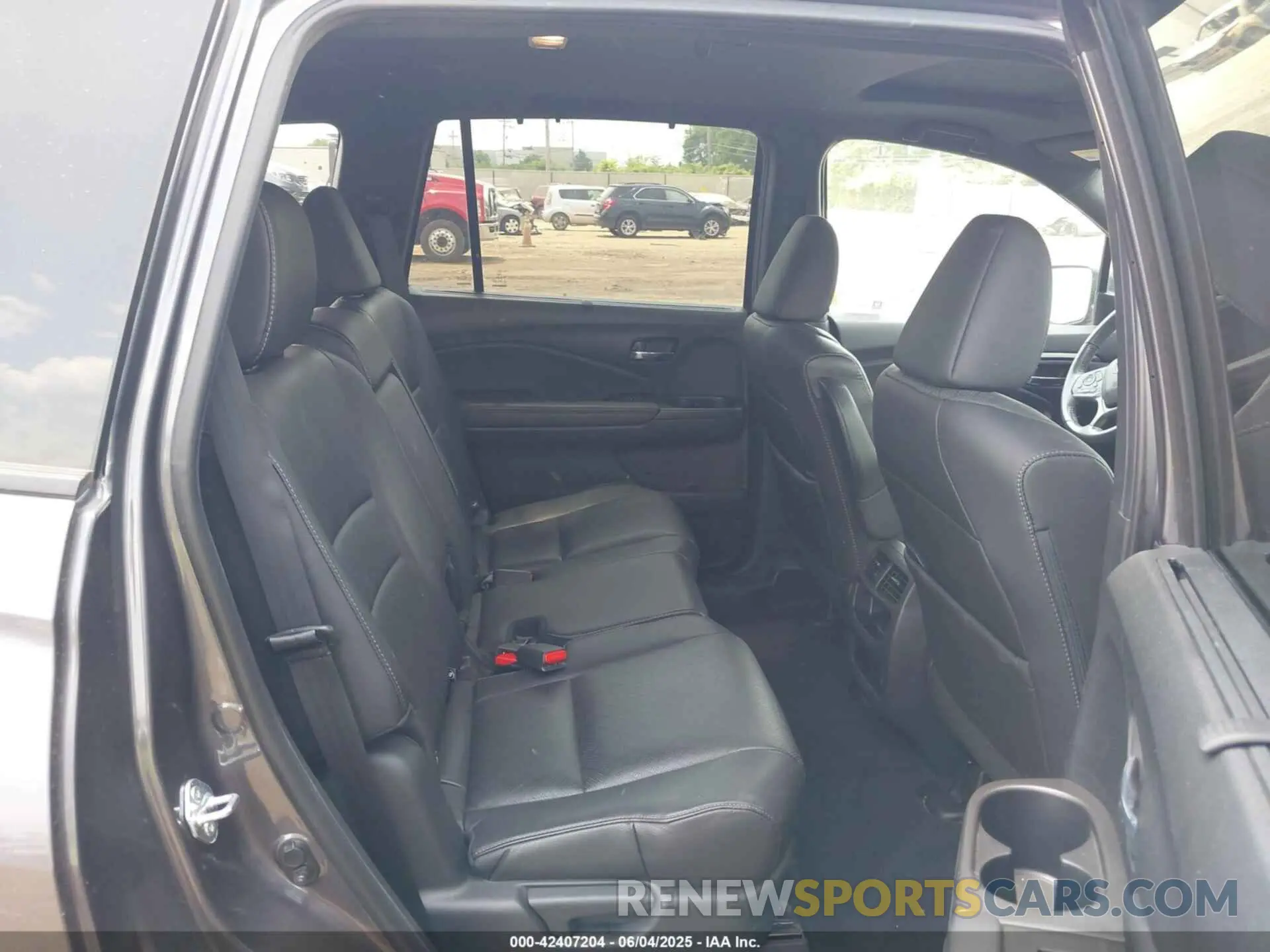 8 Photograph of a damaged car 5FNYF8H50MB013922 HONDA PASSPORT 2021