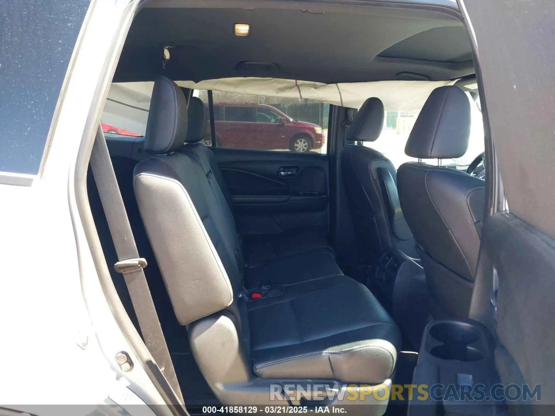 8 Photograph of a damaged car 5FNYF8H51MB024752 HONDA PASSPORT 2021