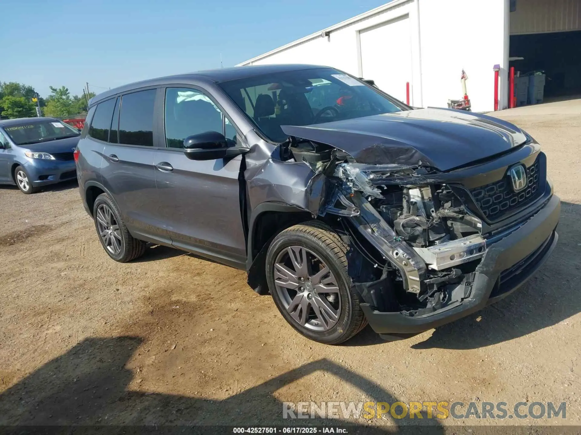 1 Photograph of a damaged car 5FNYF8H51MB027490 HONDA PASSPORT 2021
