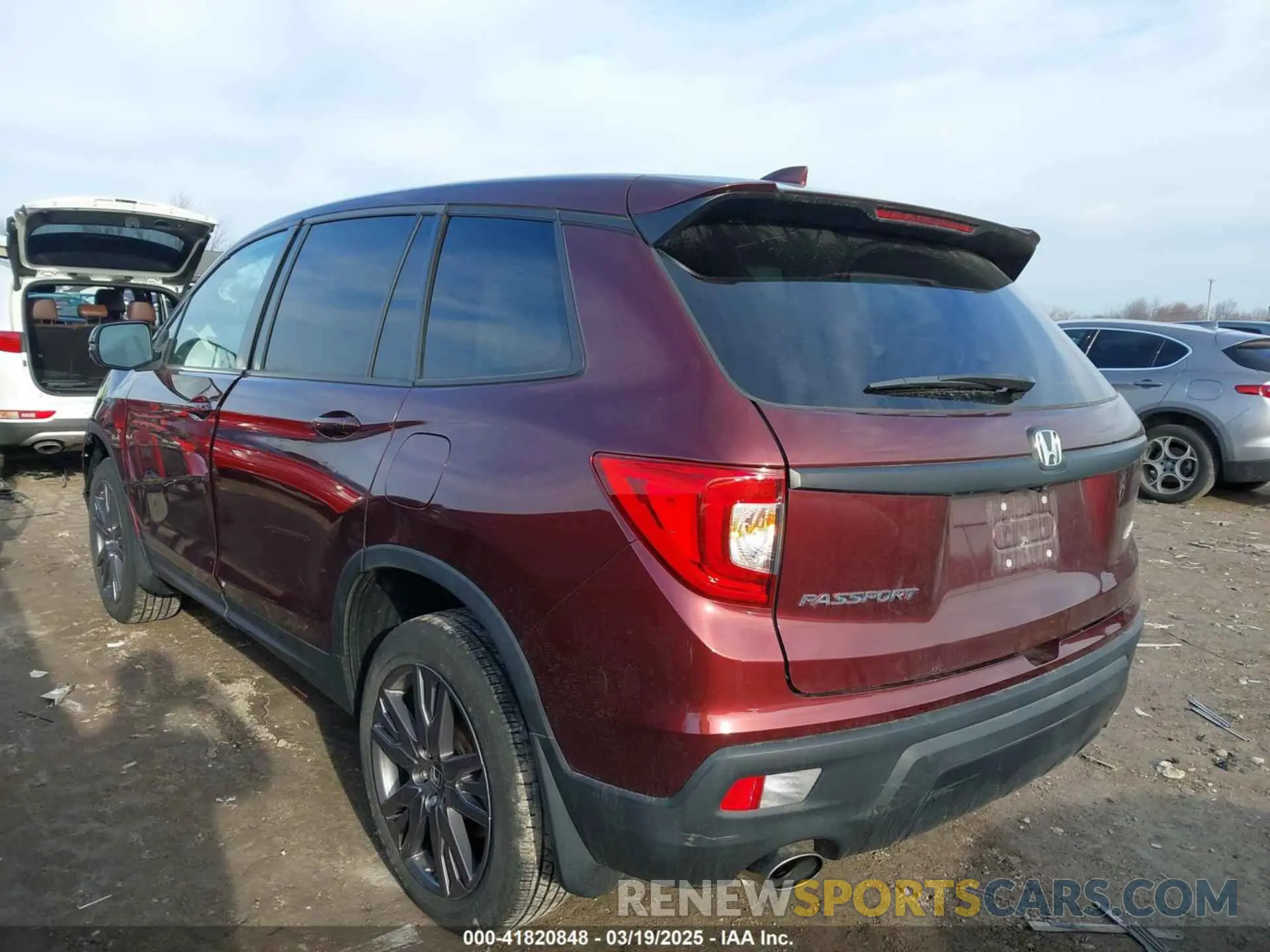 3 Photograph of a damaged car 5FNYF8H54MB006522 HONDA PASSPORT 2021