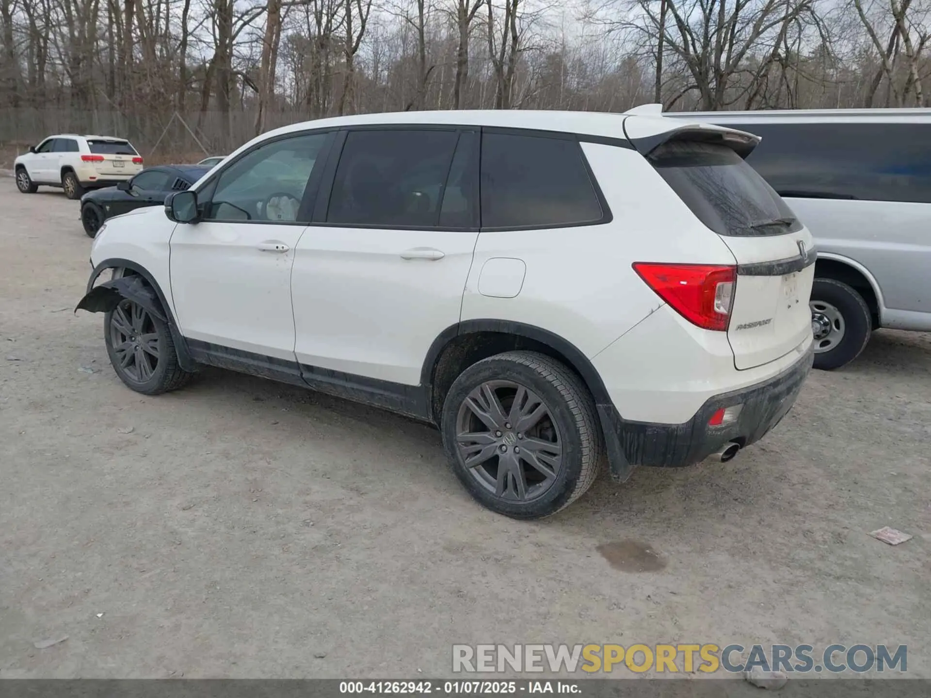 3 Photograph of a damaged car 5FNYF8H55MB004813 HONDA PASSPORT 2021