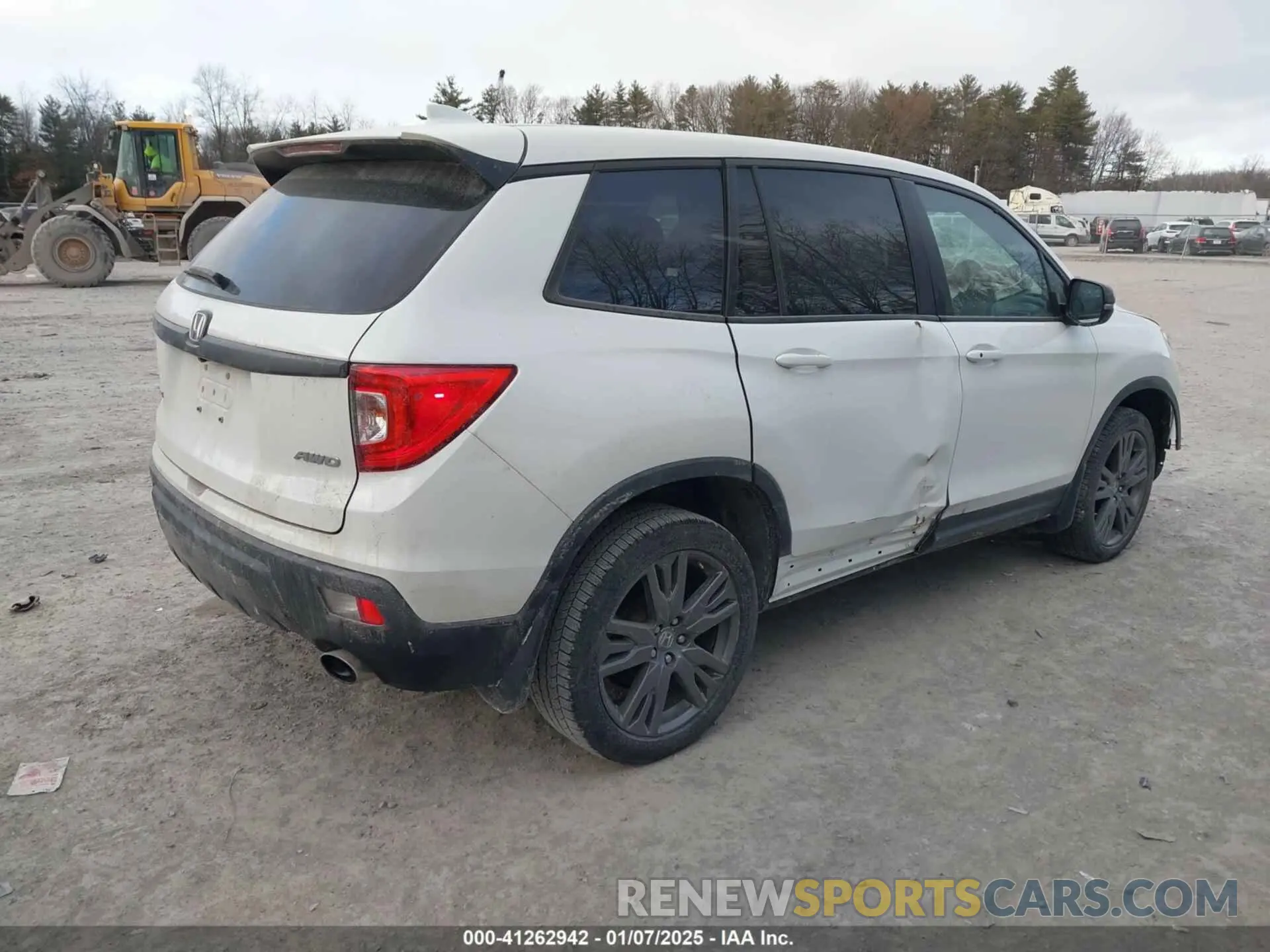 4 Photograph of a damaged car 5FNYF8H55MB004813 HONDA PASSPORT 2021