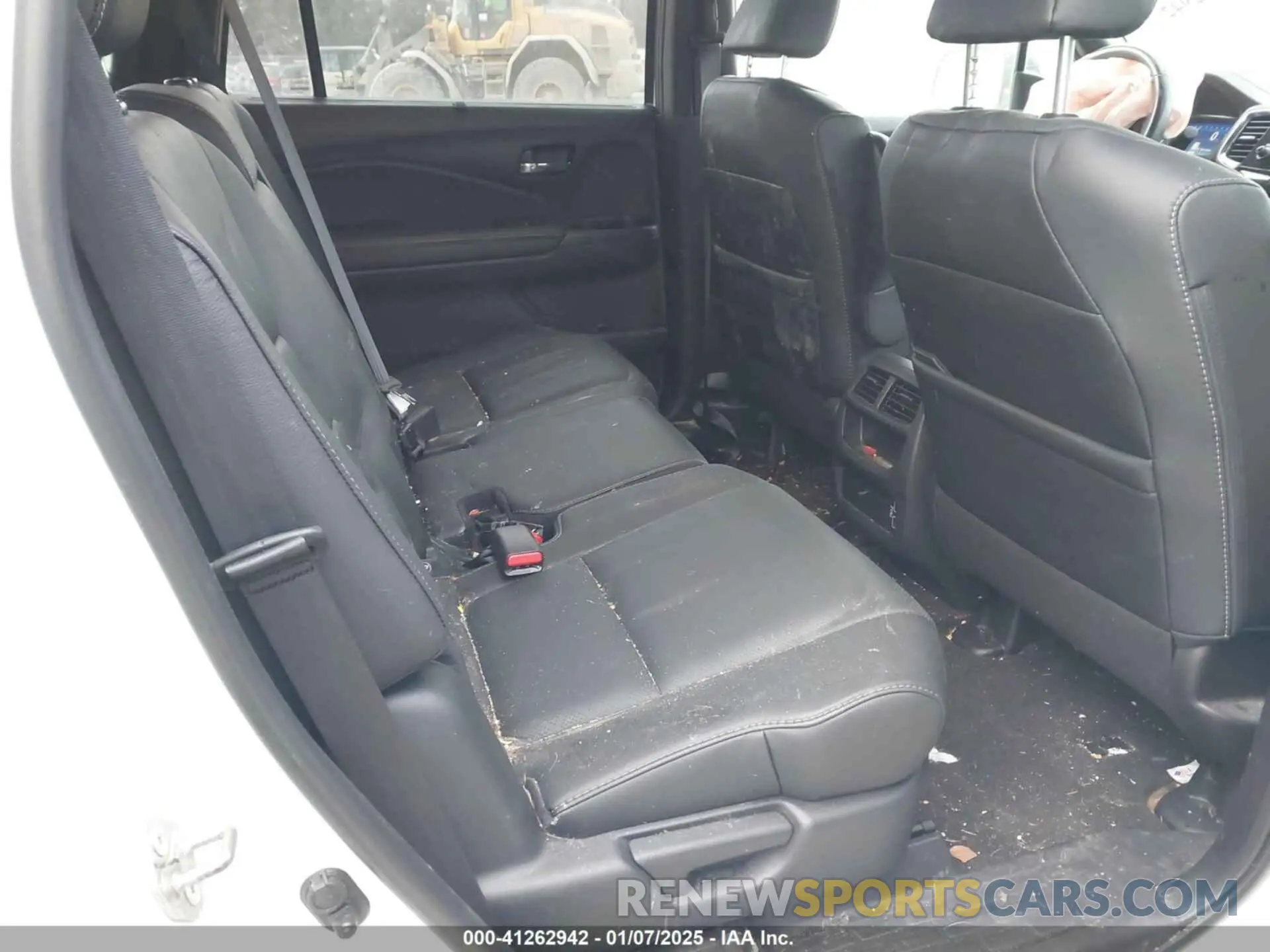 8 Photograph of a damaged car 5FNYF8H55MB004813 HONDA PASSPORT 2021