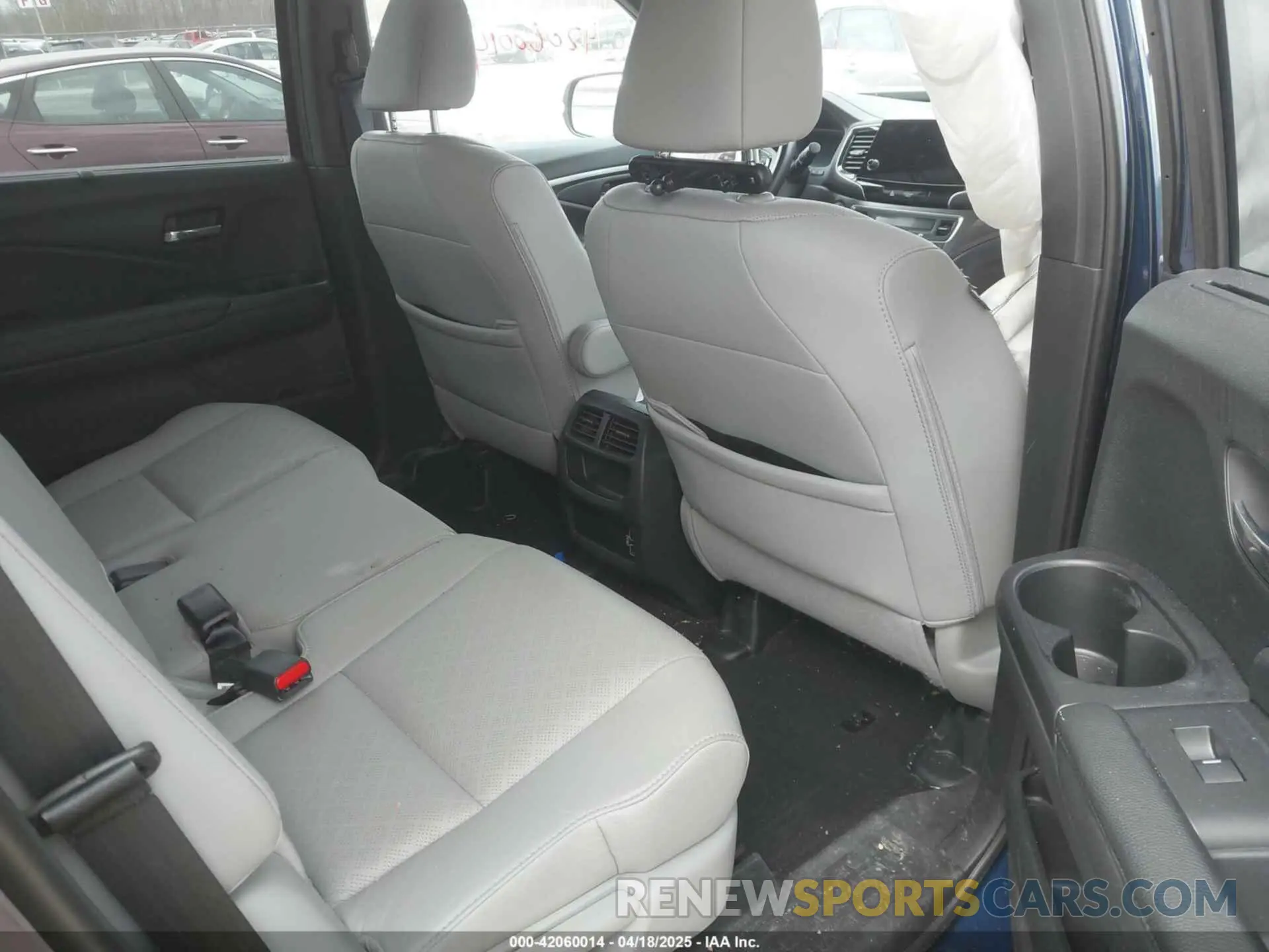 8 Photograph of a damaged car 5FNYF8H55MB023278 HONDA PASSPORT 2021