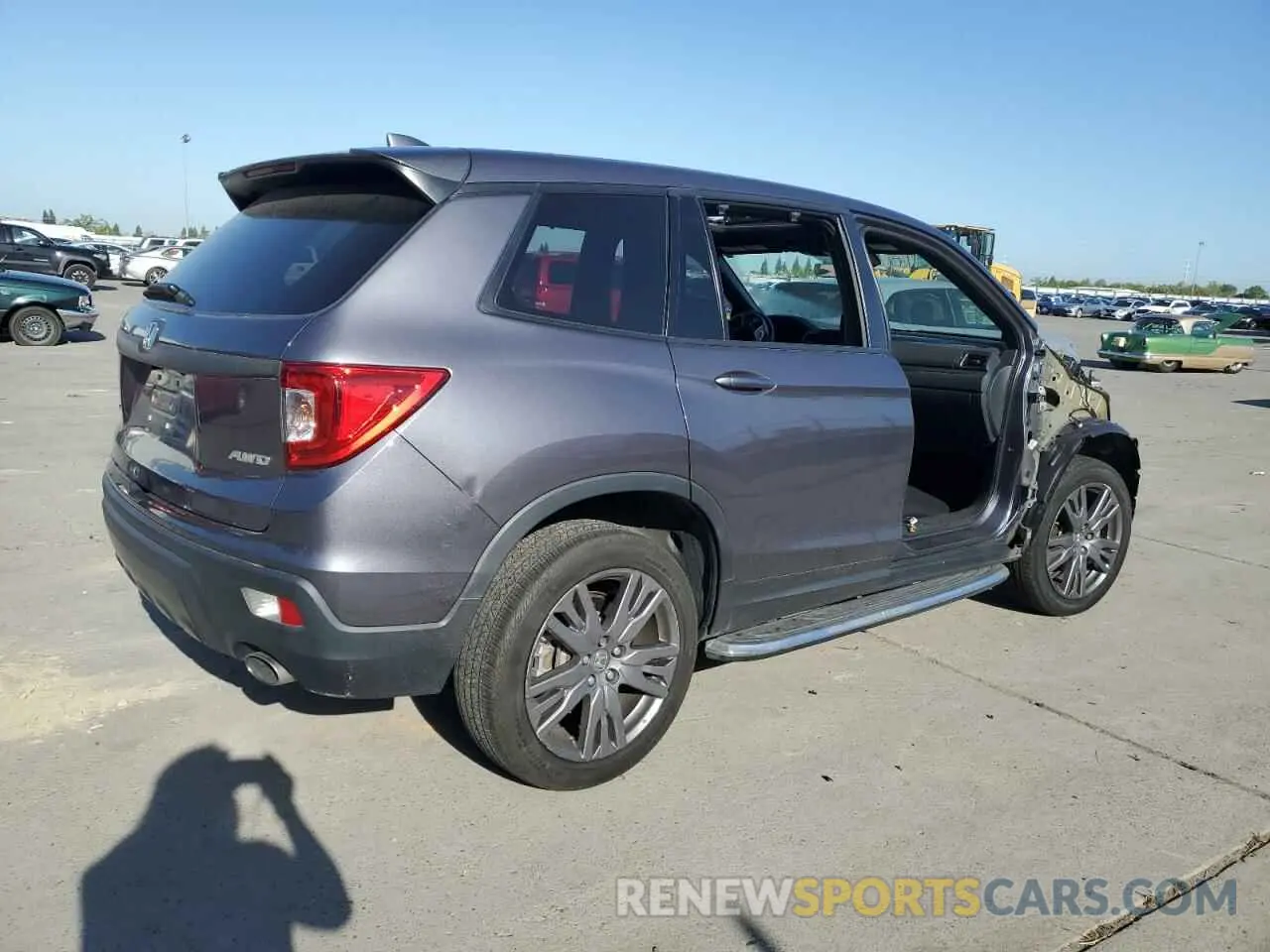 3 Photograph of a damaged car 5FNYF8H56MB038792 HONDA PASSPORT 2021