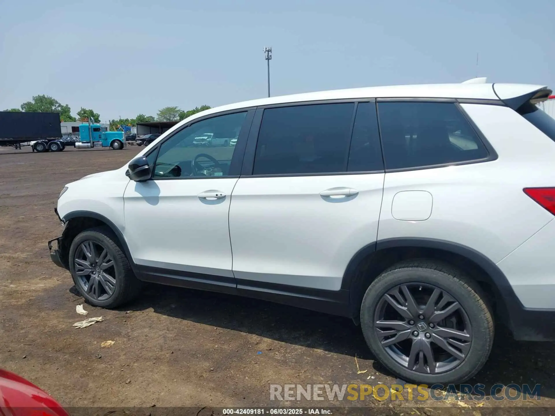 14 Photograph of a damaged car 5FNYF8H59MB007097 HONDA PASSPORT 2021