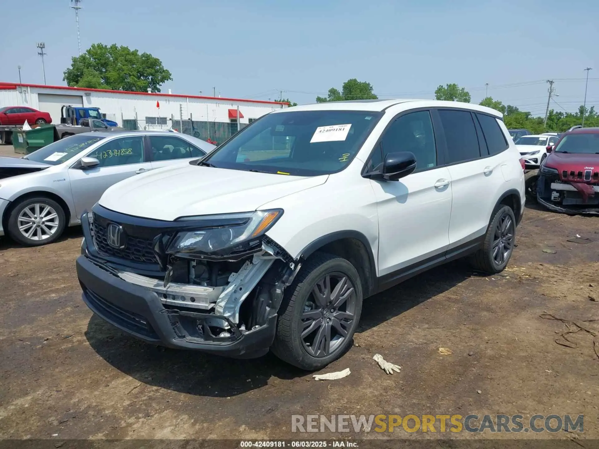 2 Photograph of a damaged car 5FNYF8H59MB007097 HONDA PASSPORT 2021