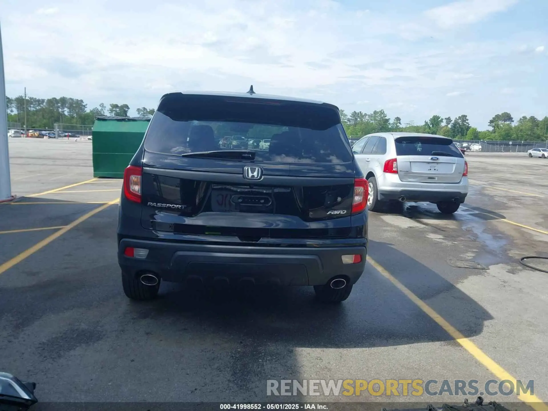 17 Photograph of a damaged car 5FNYF8H59MB031013 HONDA PASSPORT 2021
