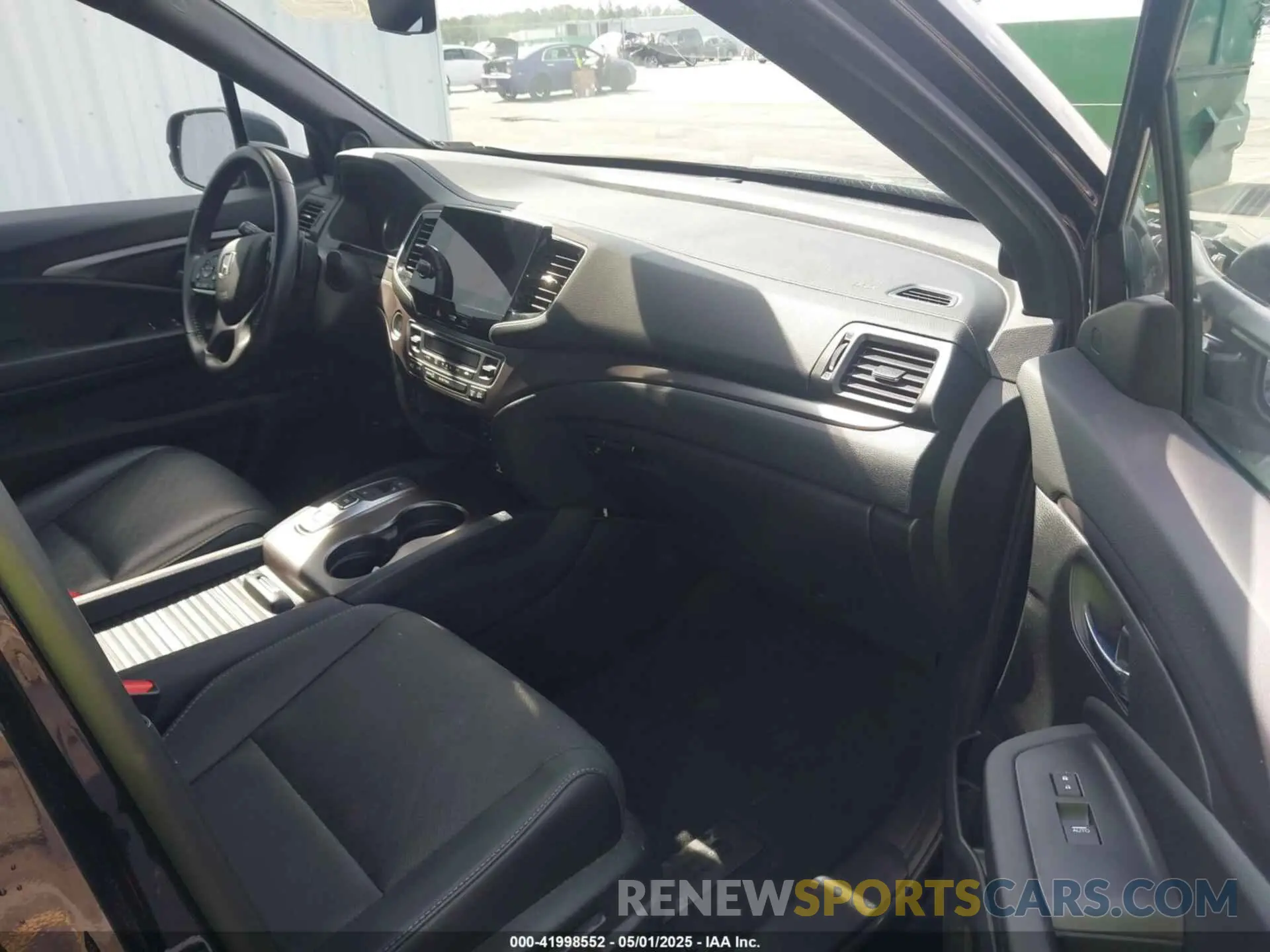 5 Photograph of a damaged car 5FNYF8H59MB031013 HONDA PASSPORT 2021