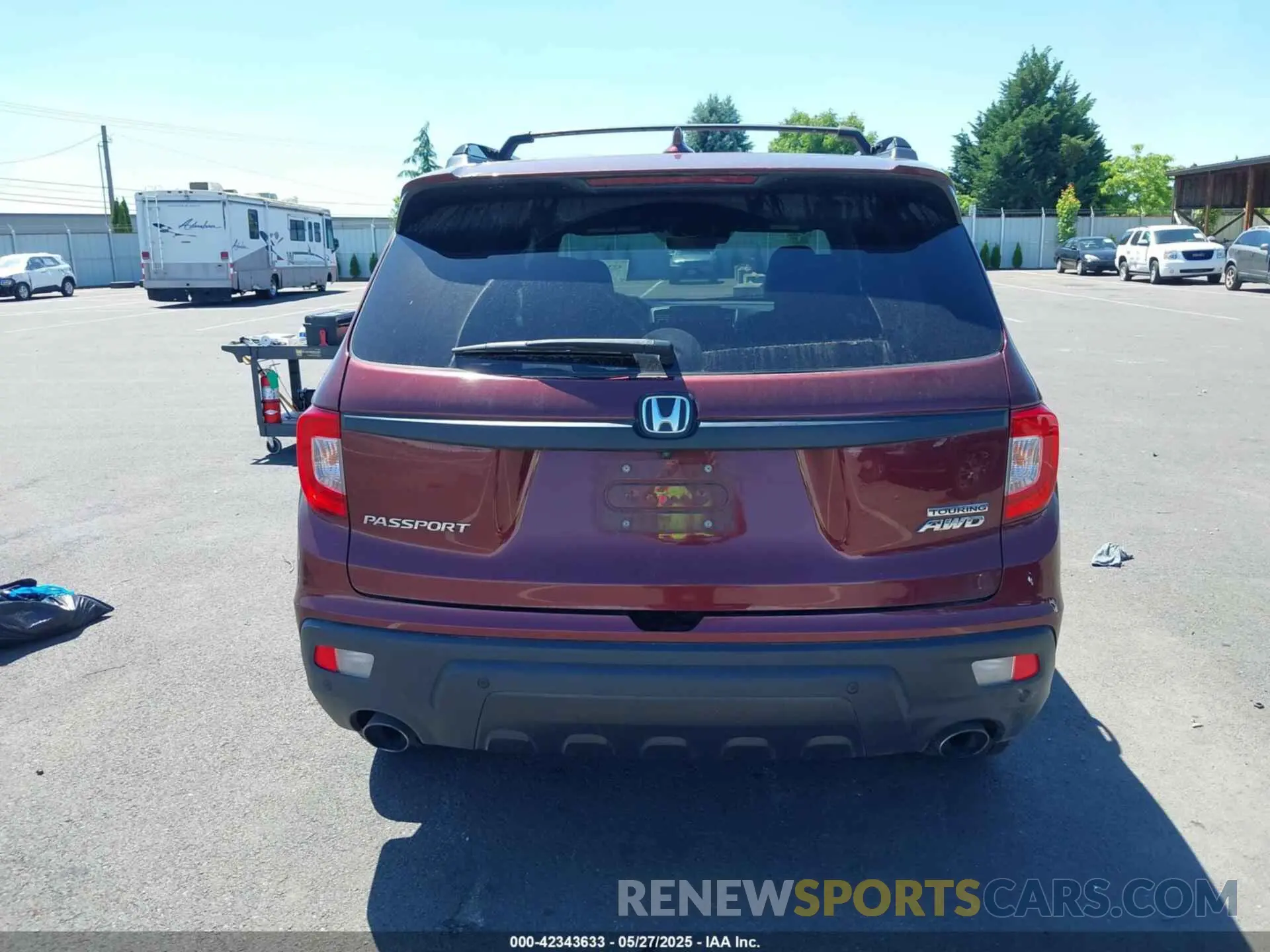 15 Photograph of a damaged car 5FNYF8H95MB036020 HONDA PASSPORT 2021