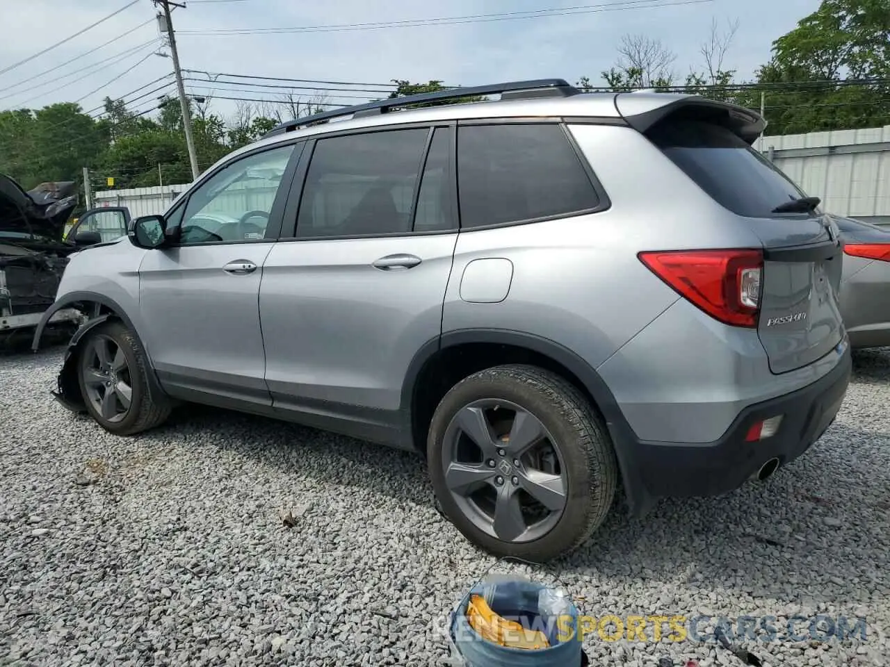 2 Photograph of a damaged car 5FNYF8H95MB040147 HONDA PASSPORT 2021