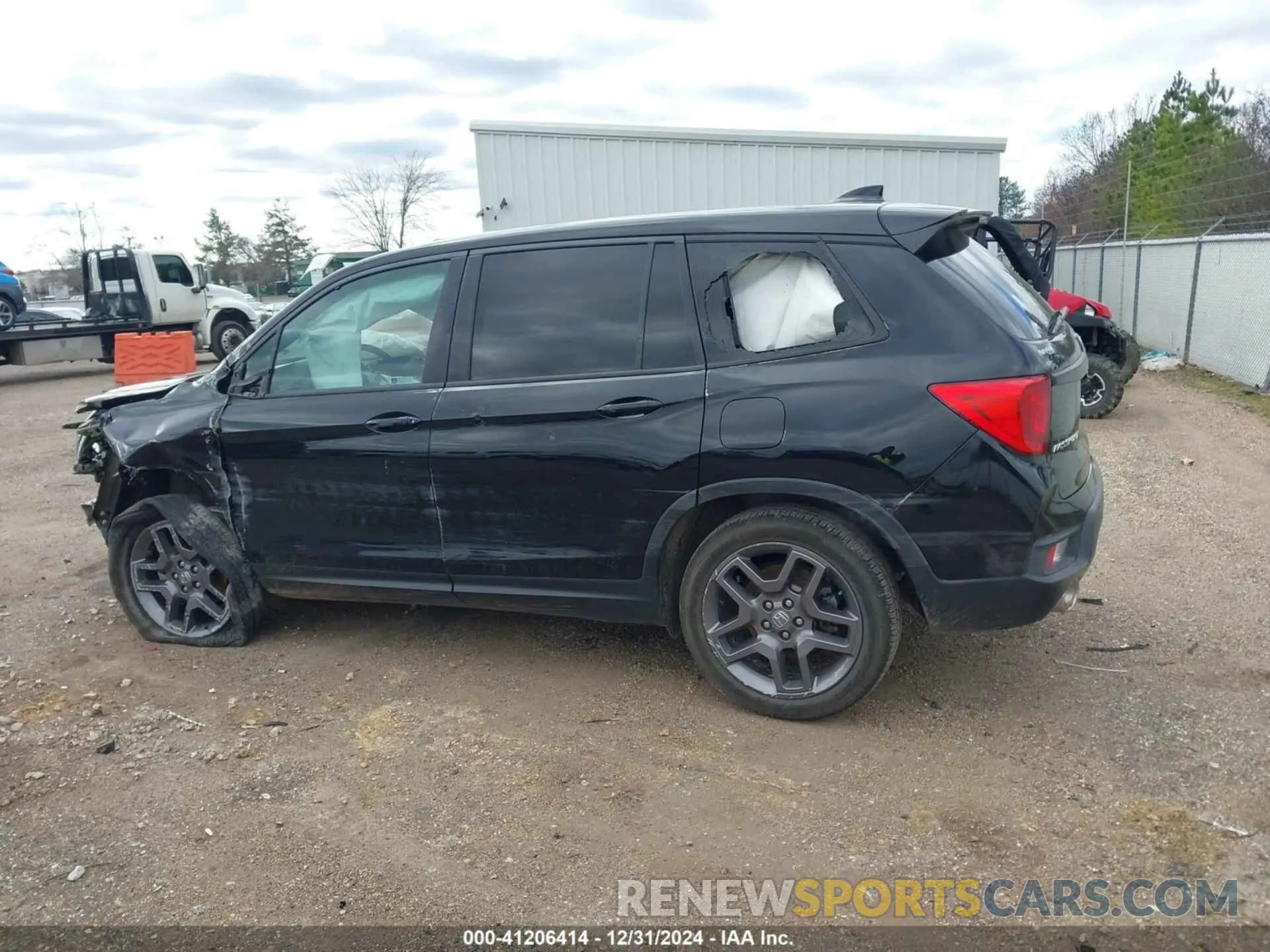 15 Photograph of a damaged car 5FNYF7H51NB000270 HONDA PASSPORT 2022