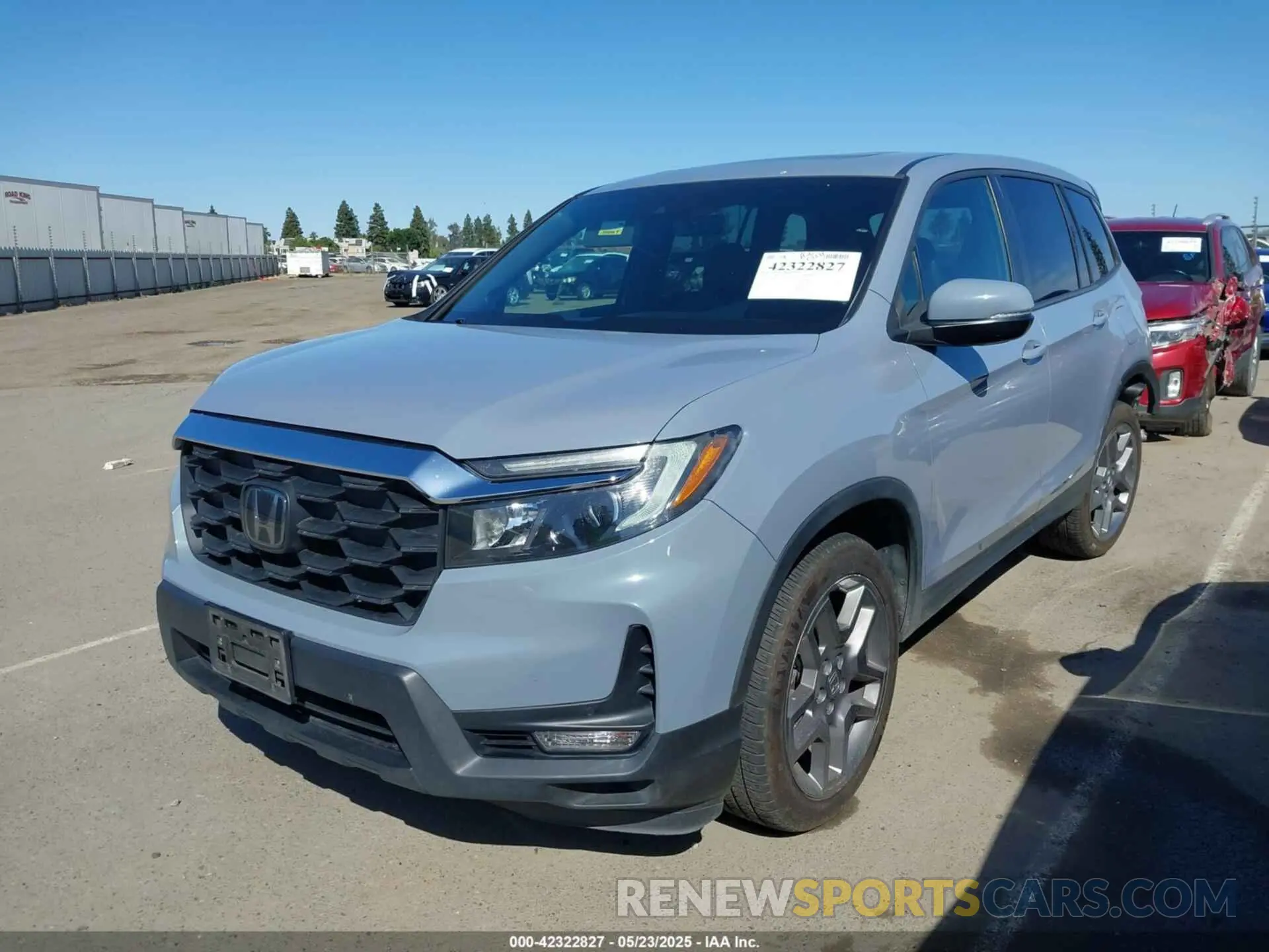 2 Photograph of a damaged car 5FNYF7H52NB002772 HONDA PASSPORT 2022