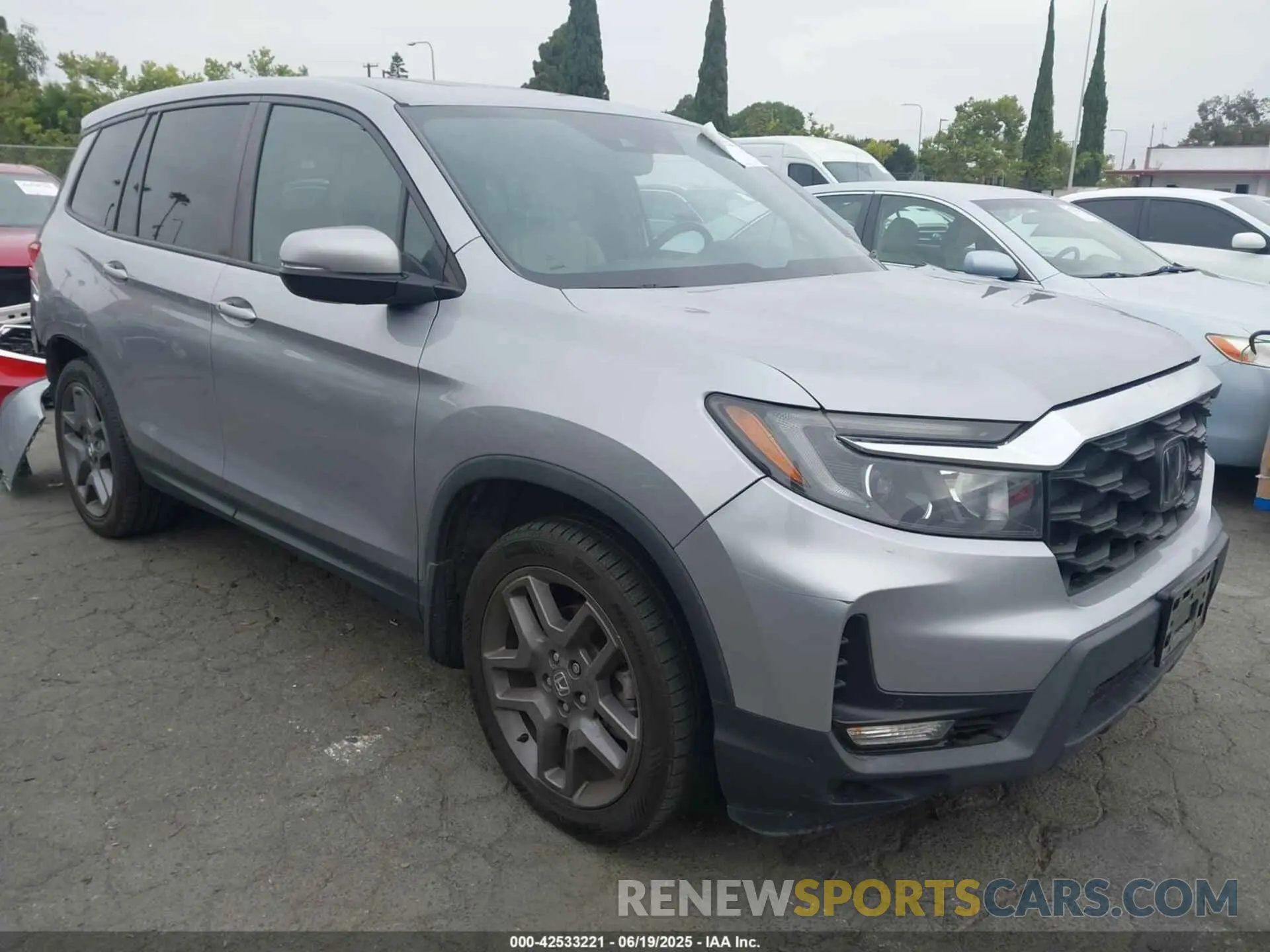 1 Photograph of a damaged car 5FNYF7H52NB003467 HONDA PASSPORT 2022