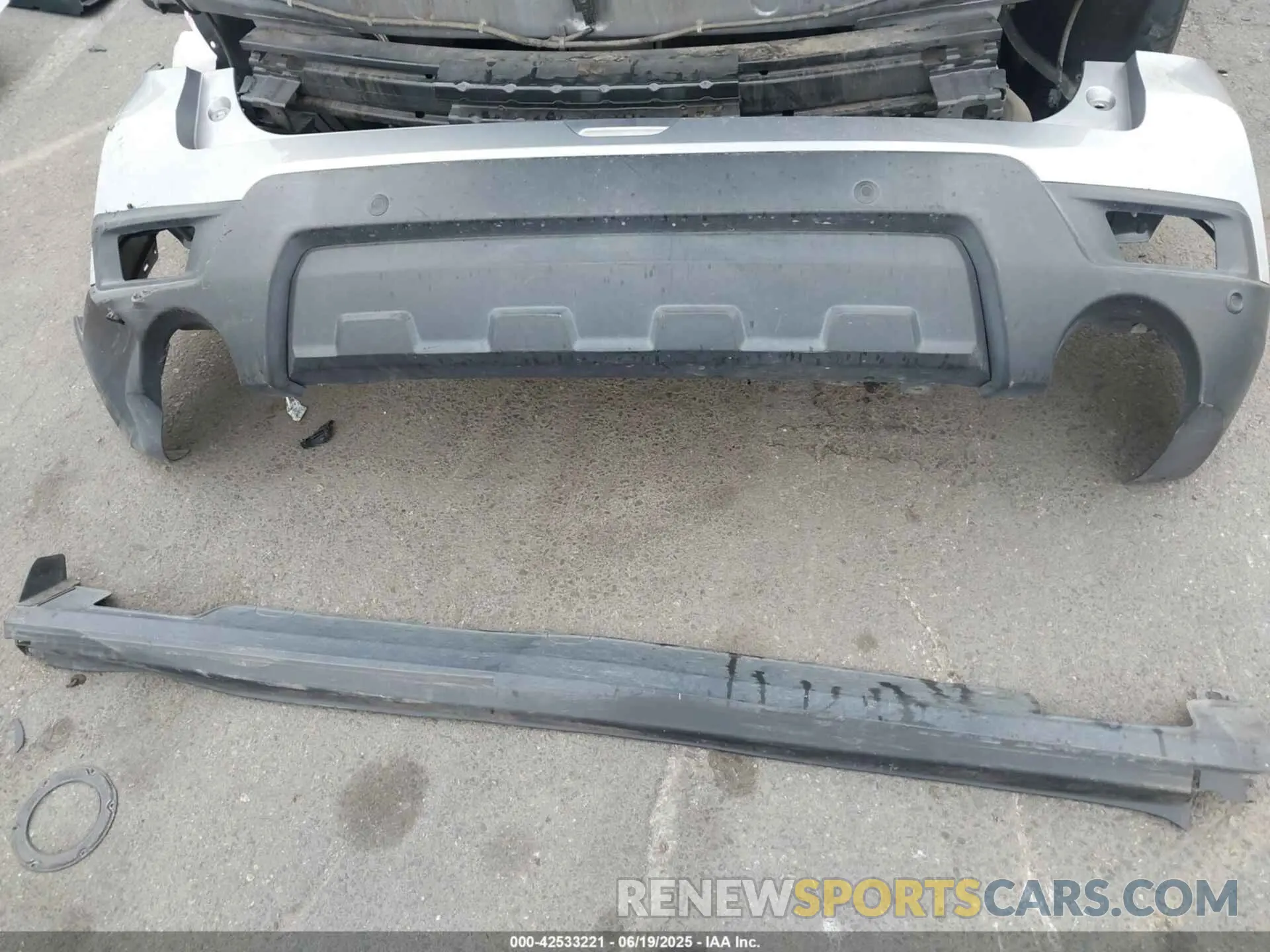 12 Photograph of a damaged car 5FNYF7H52NB003467 HONDA PASSPORT 2022