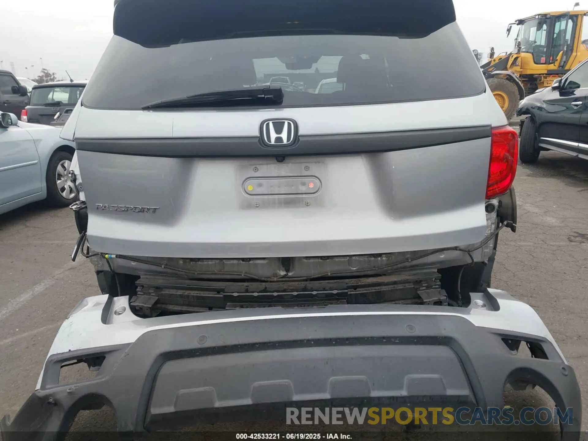 17 Photograph of a damaged car 5FNYF7H52NB003467 HONDA PASSPORT 2022