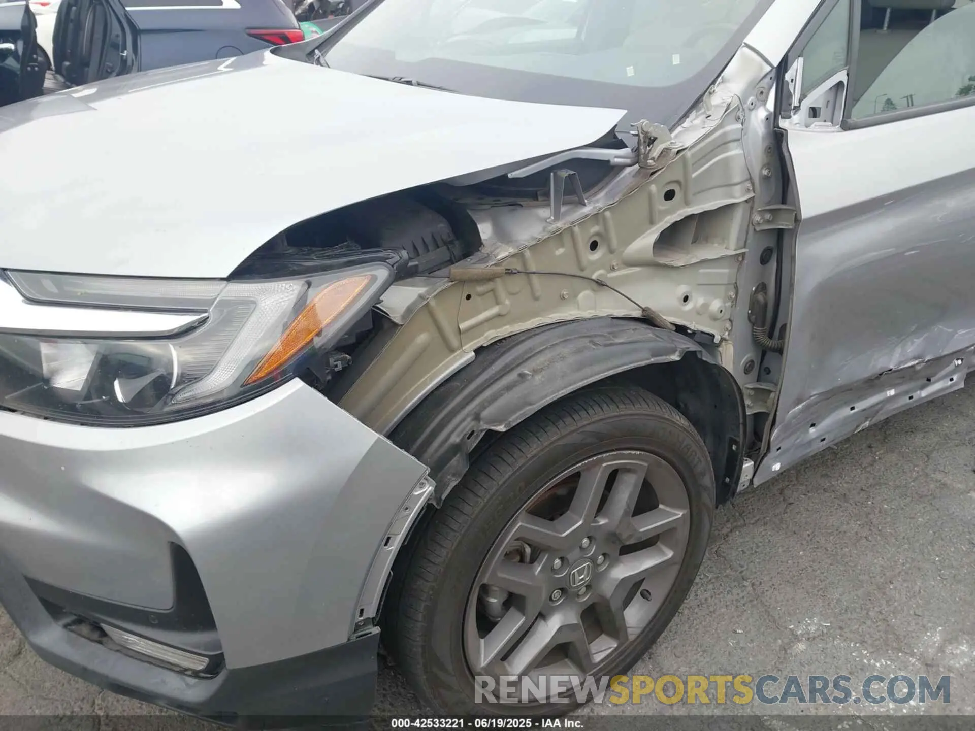 6 Photograph of a damaged car 5FNYF7H52NB003467 HONDA PASSPORT 2022