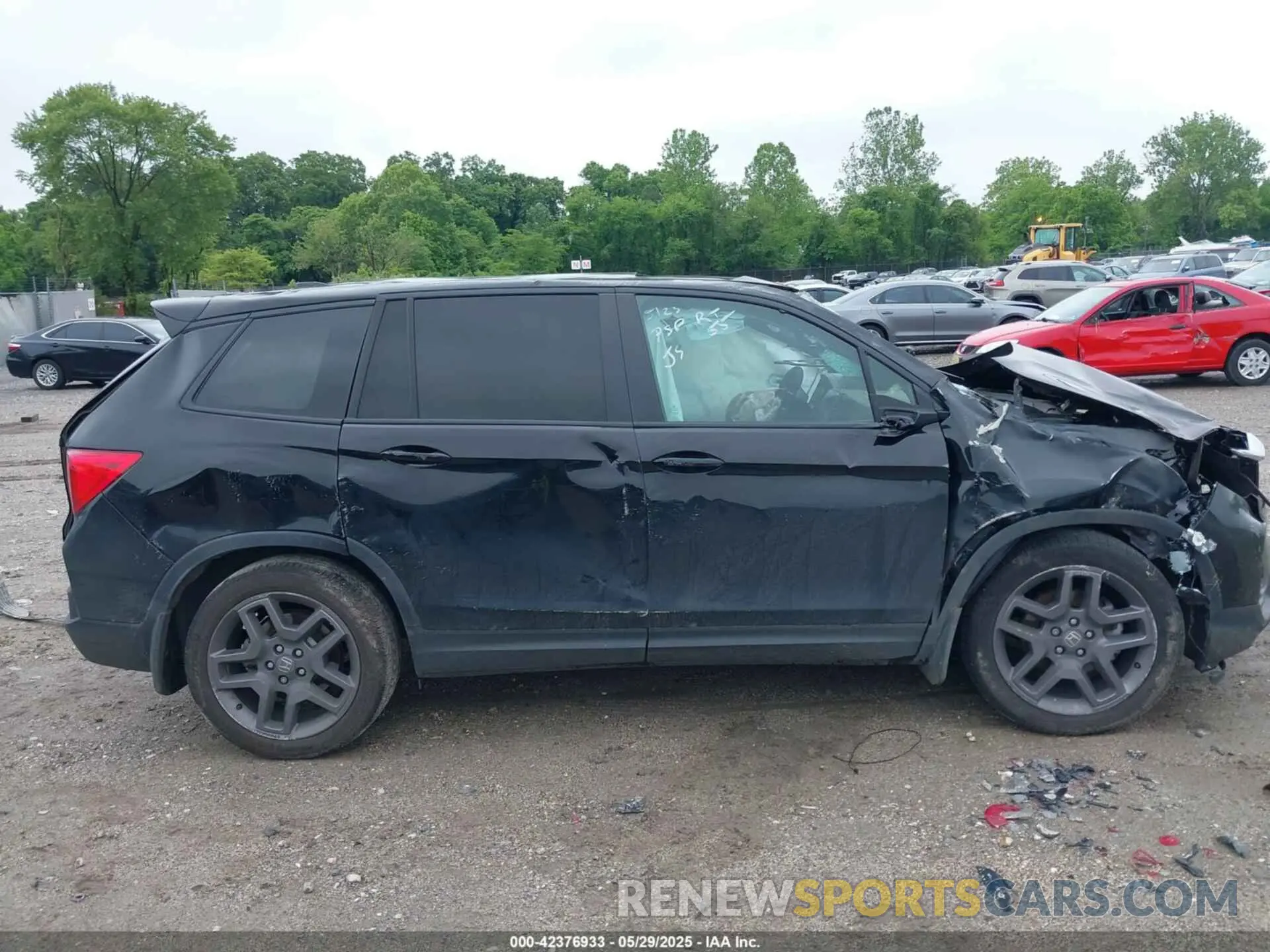 13 Photograph of a damaged car 5FNYF7H53NB003316 HONDA PASSPORT 2022