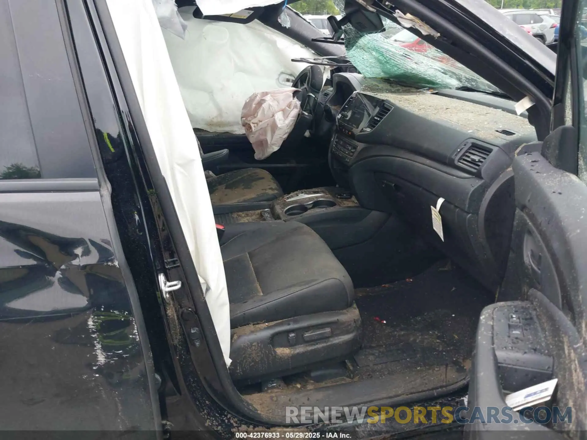 5 Photograph of a damaged car 5FNYF7H53NB003316 HONDA PASSPORT 2022
