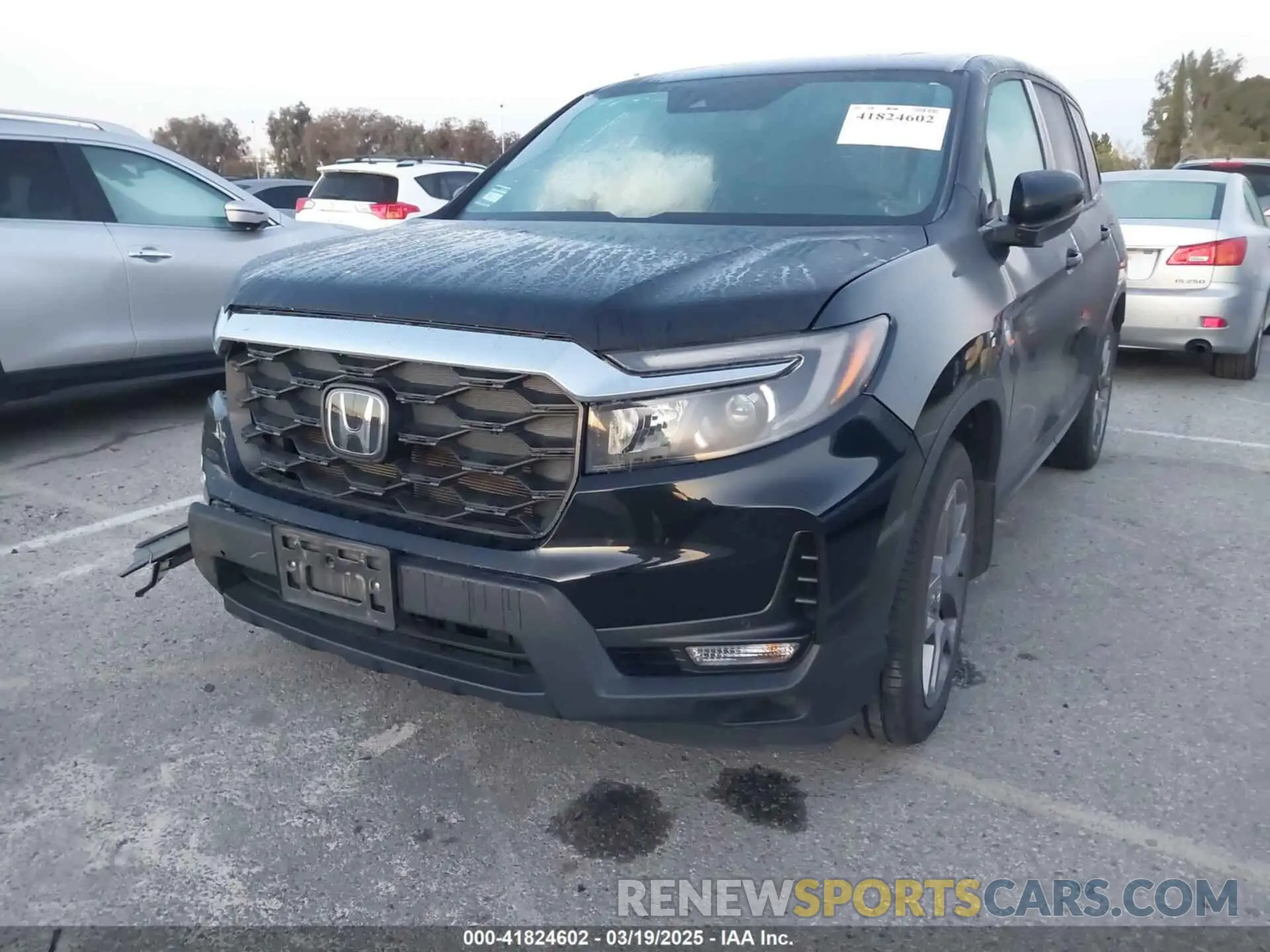 2 Photograph of a damaged car 5FNYF7H53NB005762 HONDA PASSPORT 2022