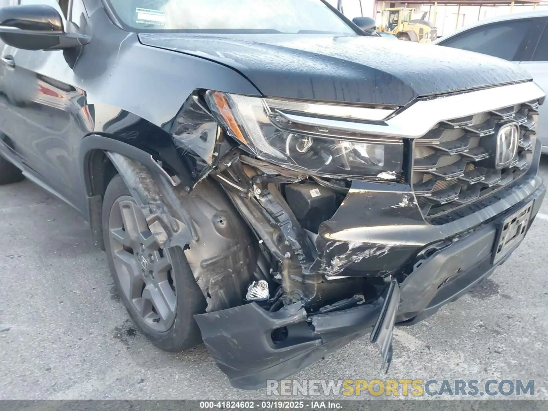 6 Photograph of a damaged car 5FNYF7H53NB005762 HONDA PASSPORT 2022