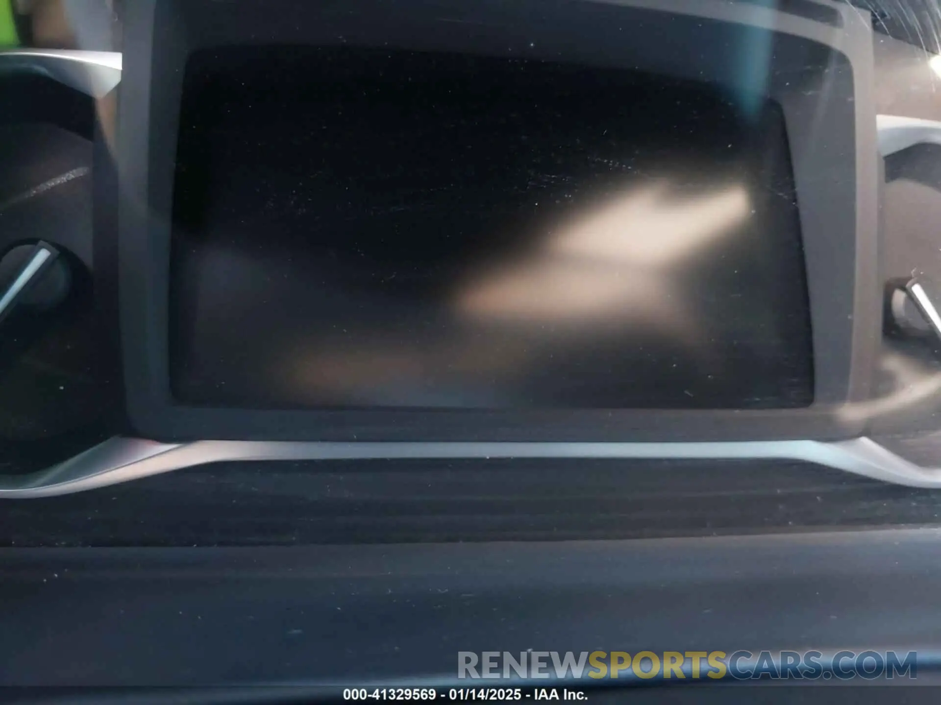 14 Photograph of a damaged car 5FNYF7H55NB006170 HONDA PASSPORT 2022