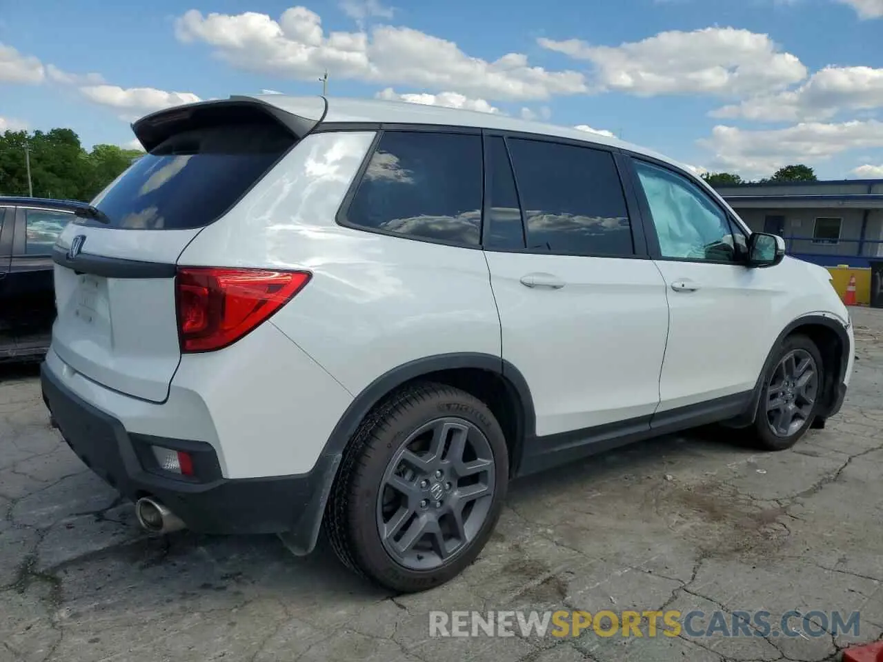 3 Photograph of a damaged car 5FNYF7H56NB004766 HONDA PASSPORT 2022