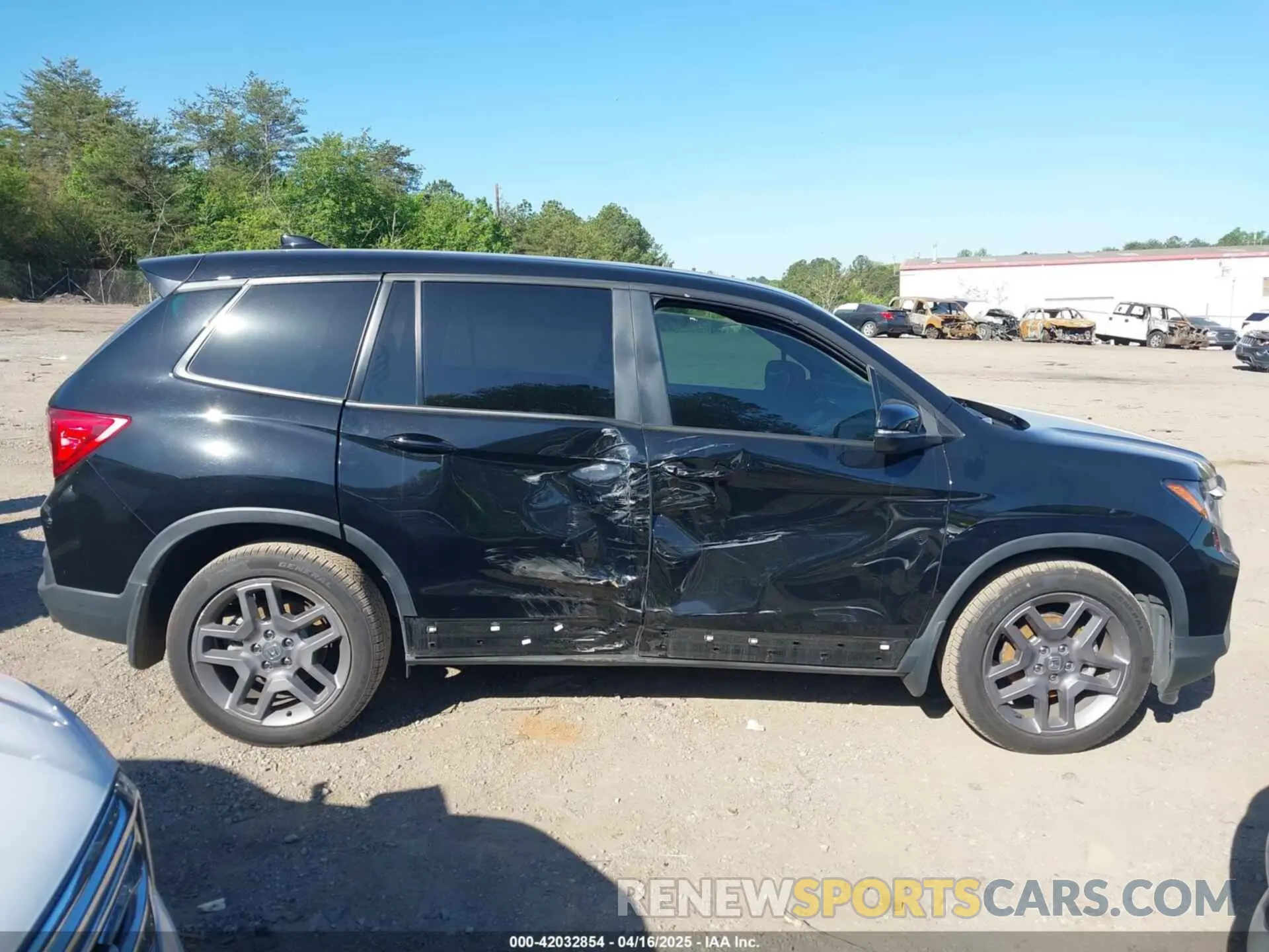 13 Photograph of a damaged car 5FNYF7H57NB004890 HONDA PASSPORT 2022