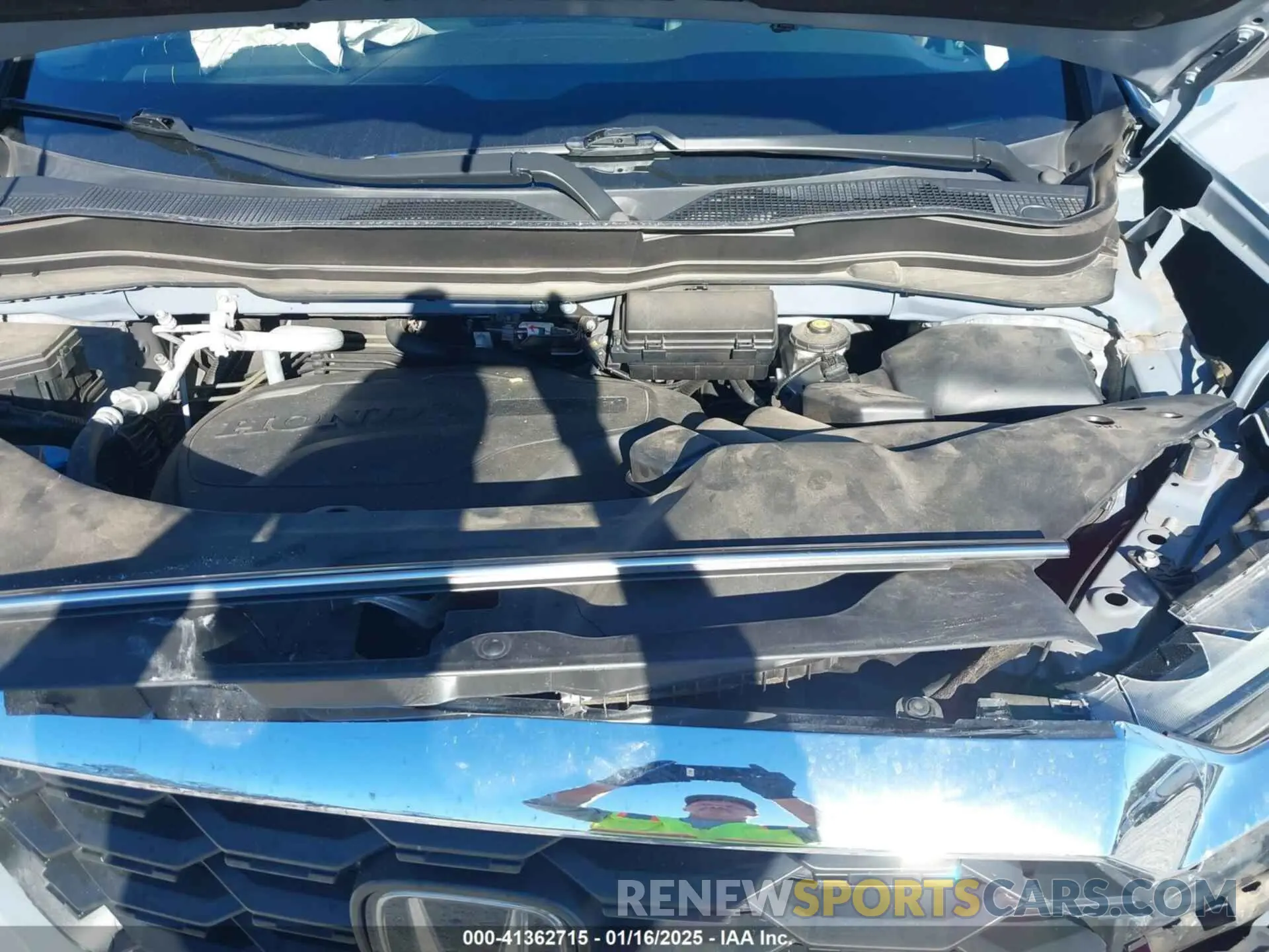 10 Photograph of a damaged car 5FNYF7H58NB000976 HONDA PASSPORT 2022
