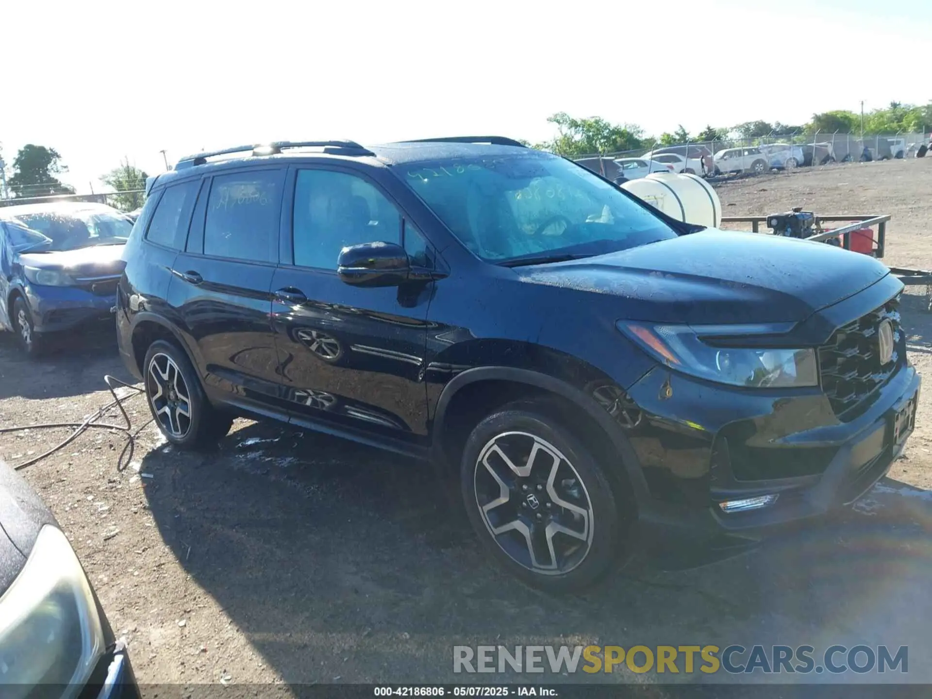 13 Photograph of a damaged car 5FNYF8H01NB003681 HONDA PASSPORT 2022
