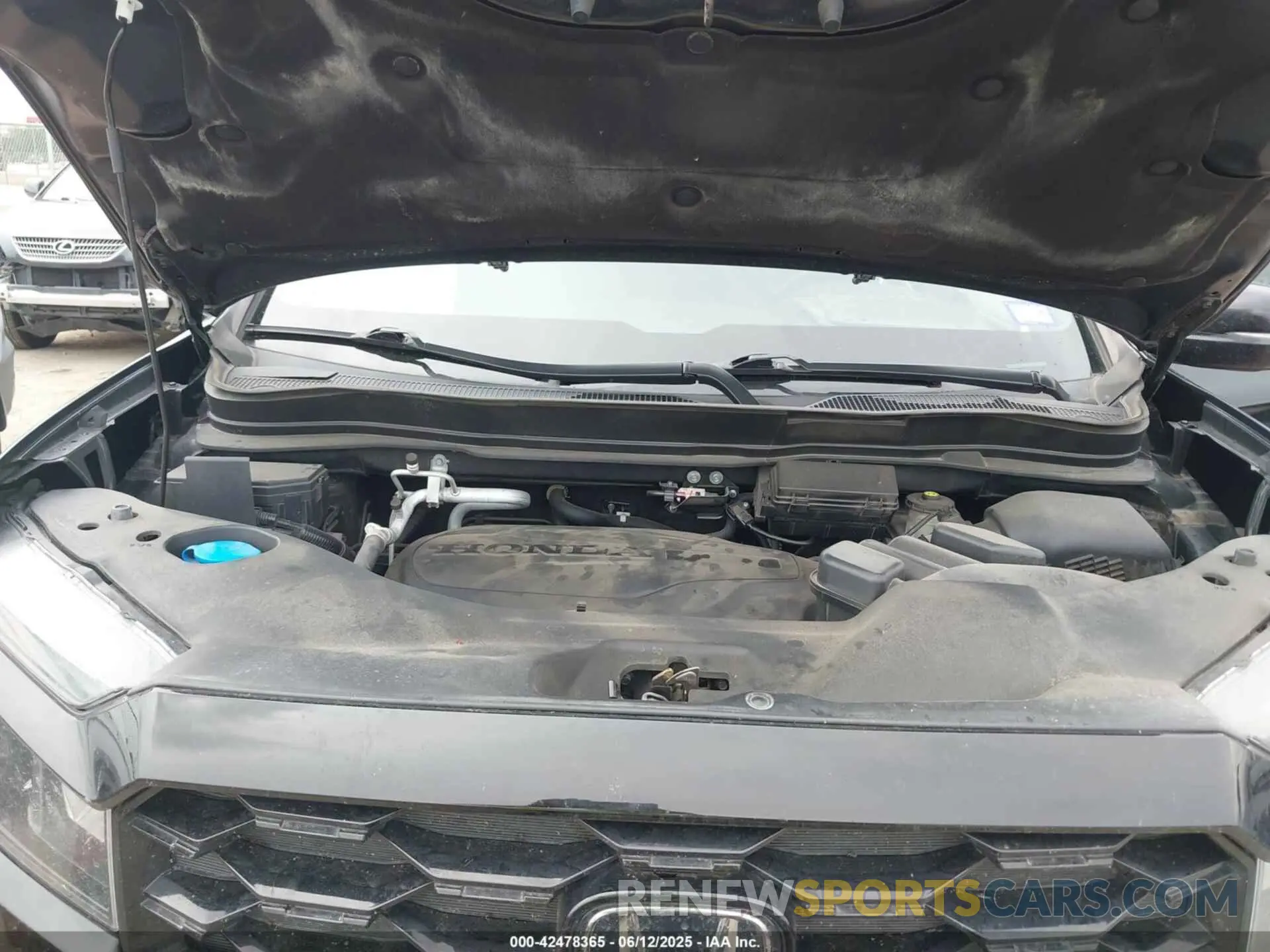 10 Photograph of a damaged car 5FNYF8H01NB012381 HONDA PASSPORT 2022