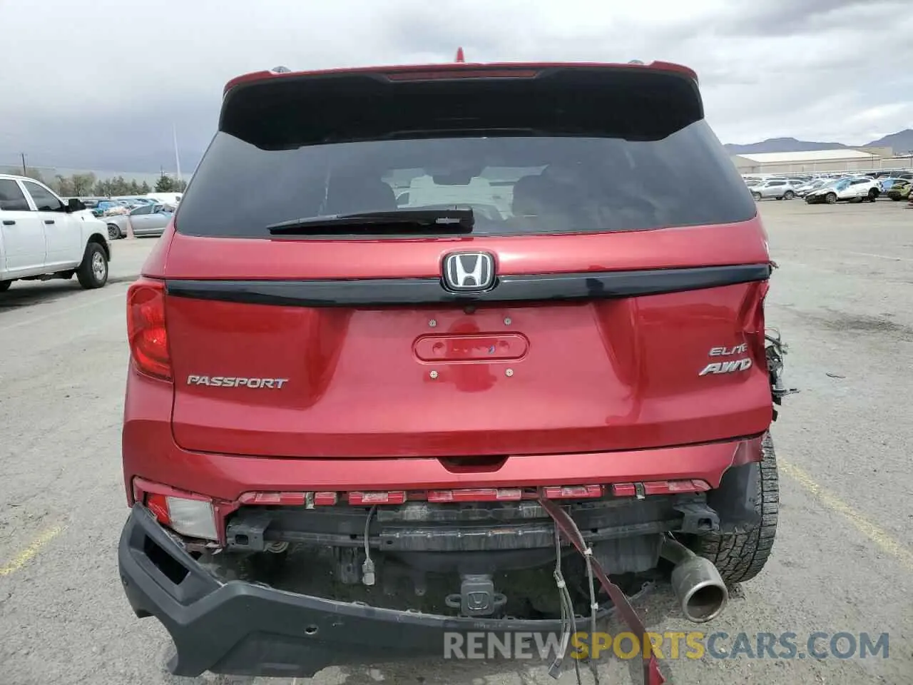 6 Photograph of a damaged car 5FNYF8H07NB019772 HONDA PASSPORT 2022