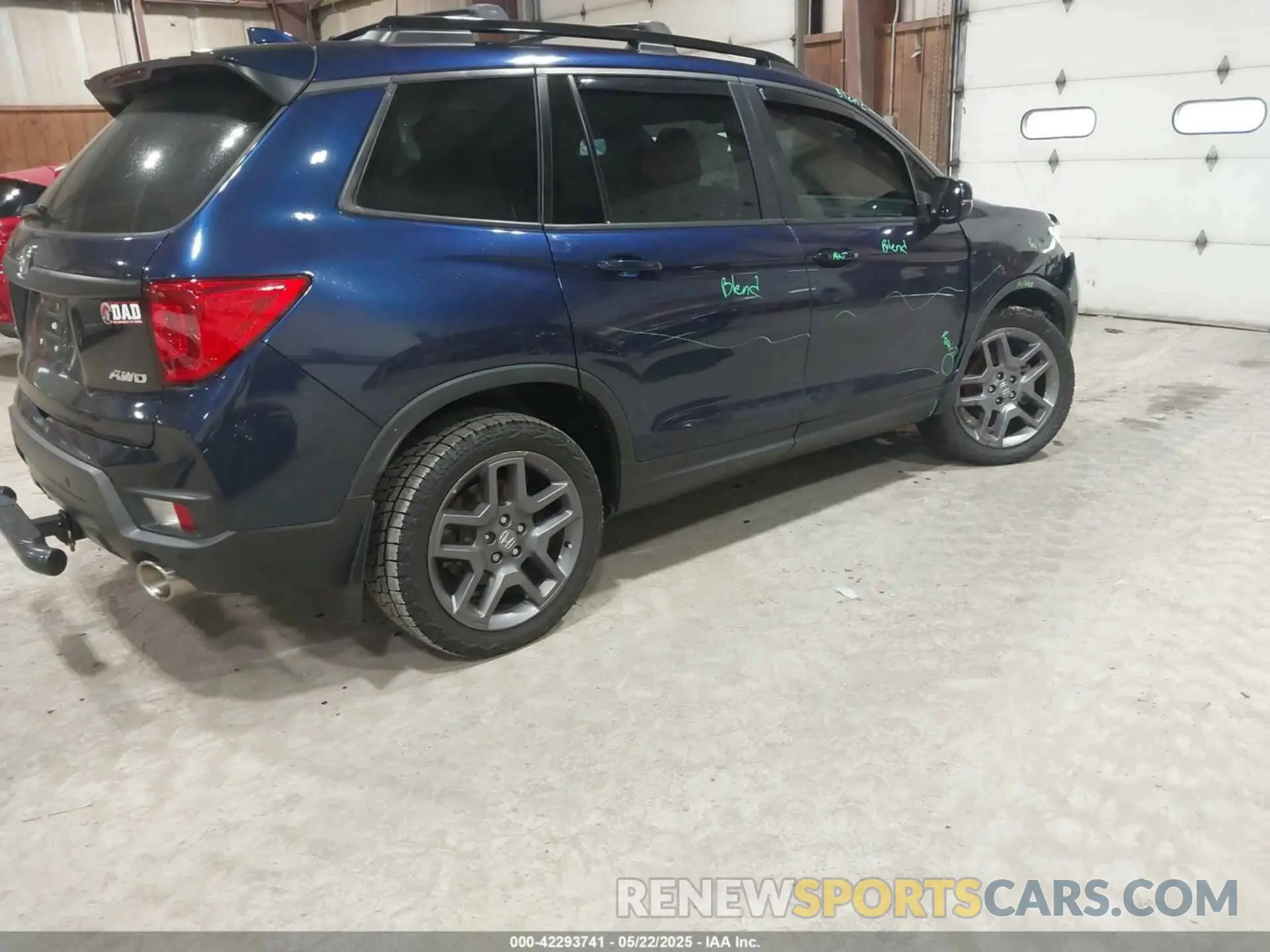 4 Photograph of a damaged car 5FNYF8H51NB004387 HONDA PASSPORT 2022