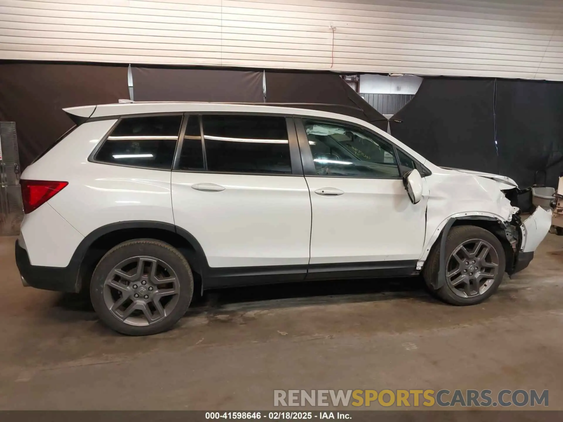 13 Photograph of a damaged car 5FNYF8H52NB001840 HONDA PASSPORT 2022